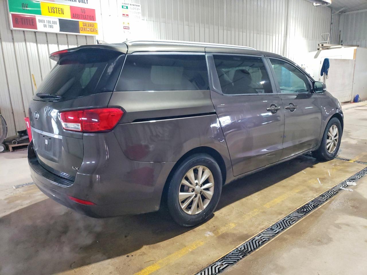 2016 KIA SEDONA LX photo 3