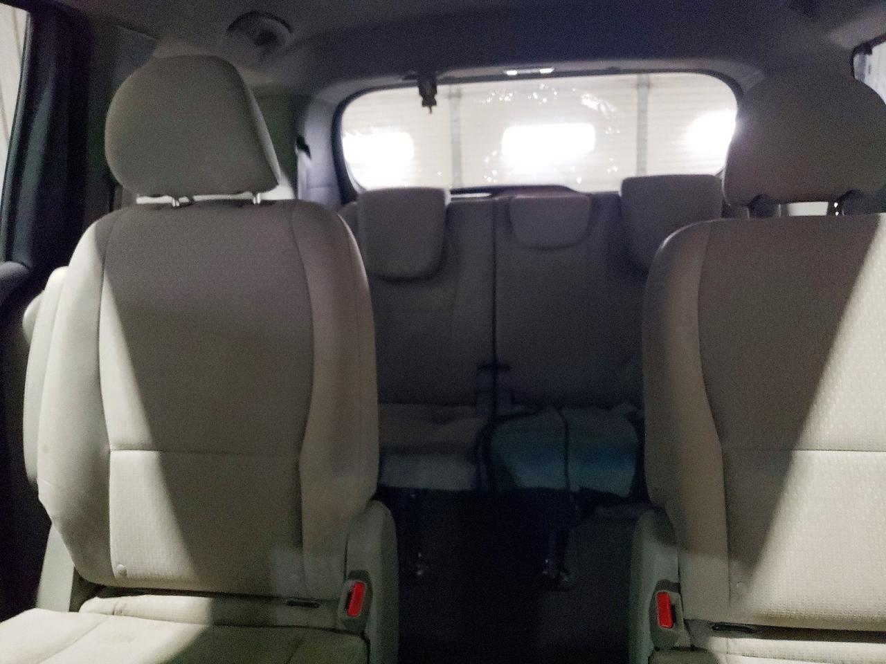 2016 KIA SEDONA LX photo 10