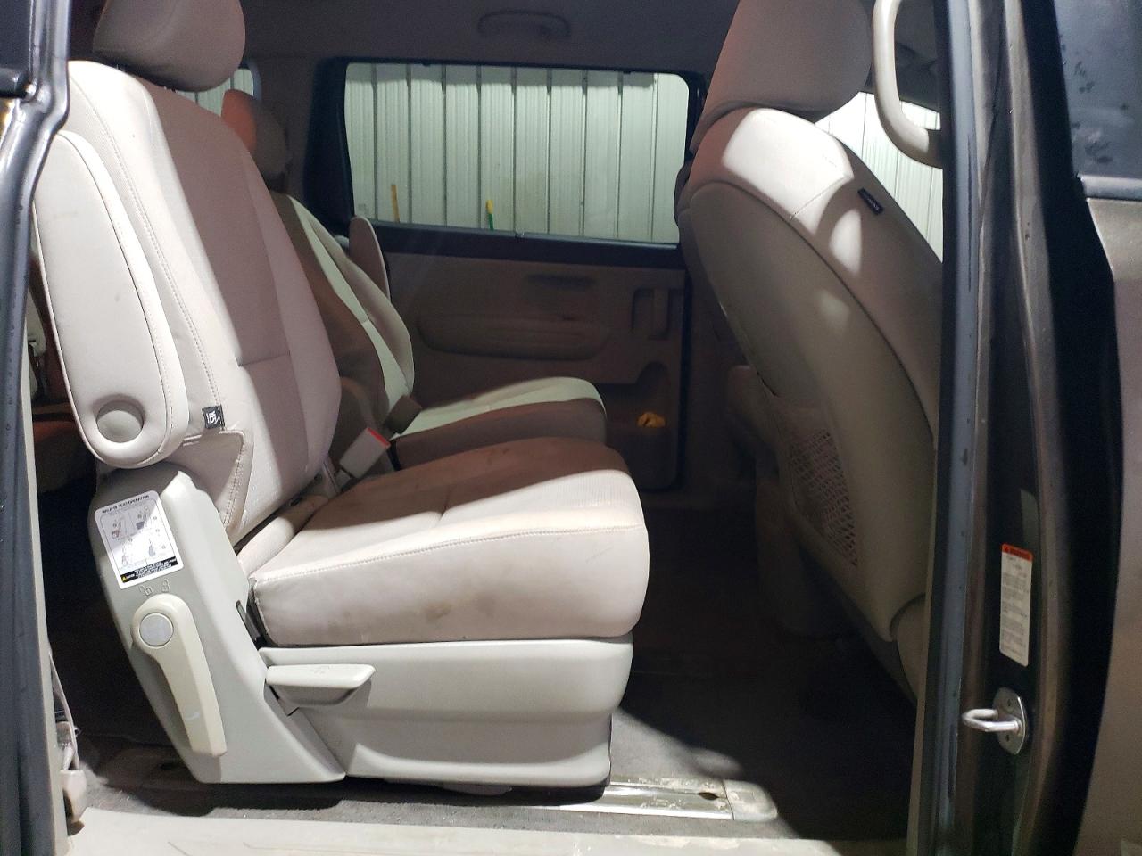 2016 KIA SEDONA LX photo 11