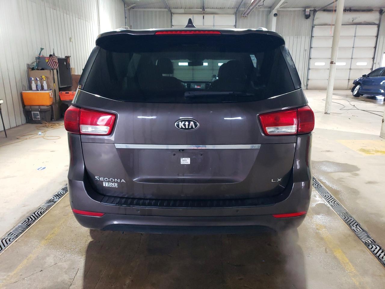 2016 KIA SEDONA LX photo 6
