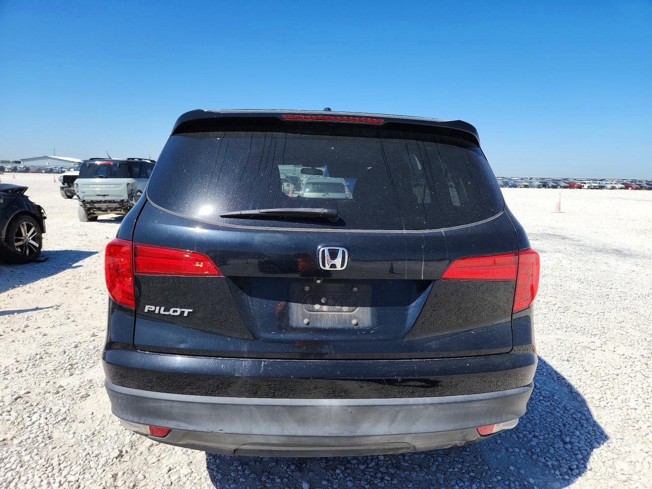 2016 HONDA PILOT EX photo 16