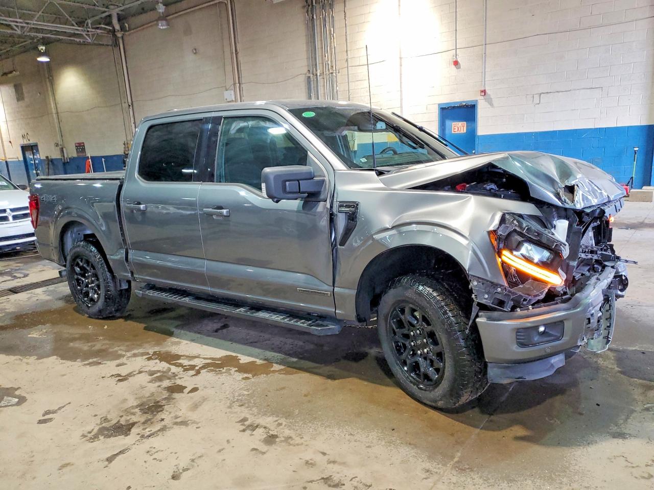 2025 FORD F150 XLT photo 4
