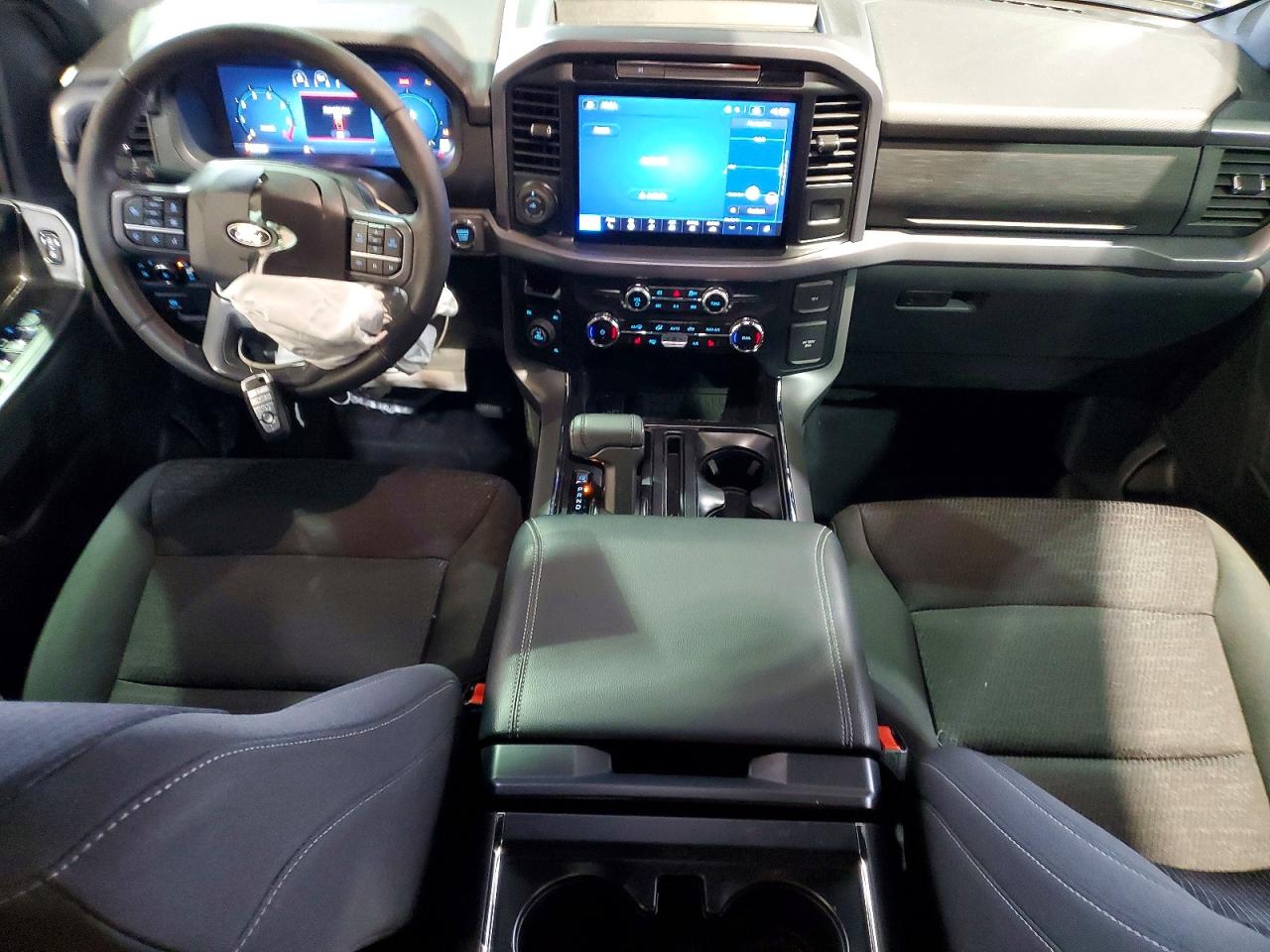 2025 FORD F150 XLT photo 8