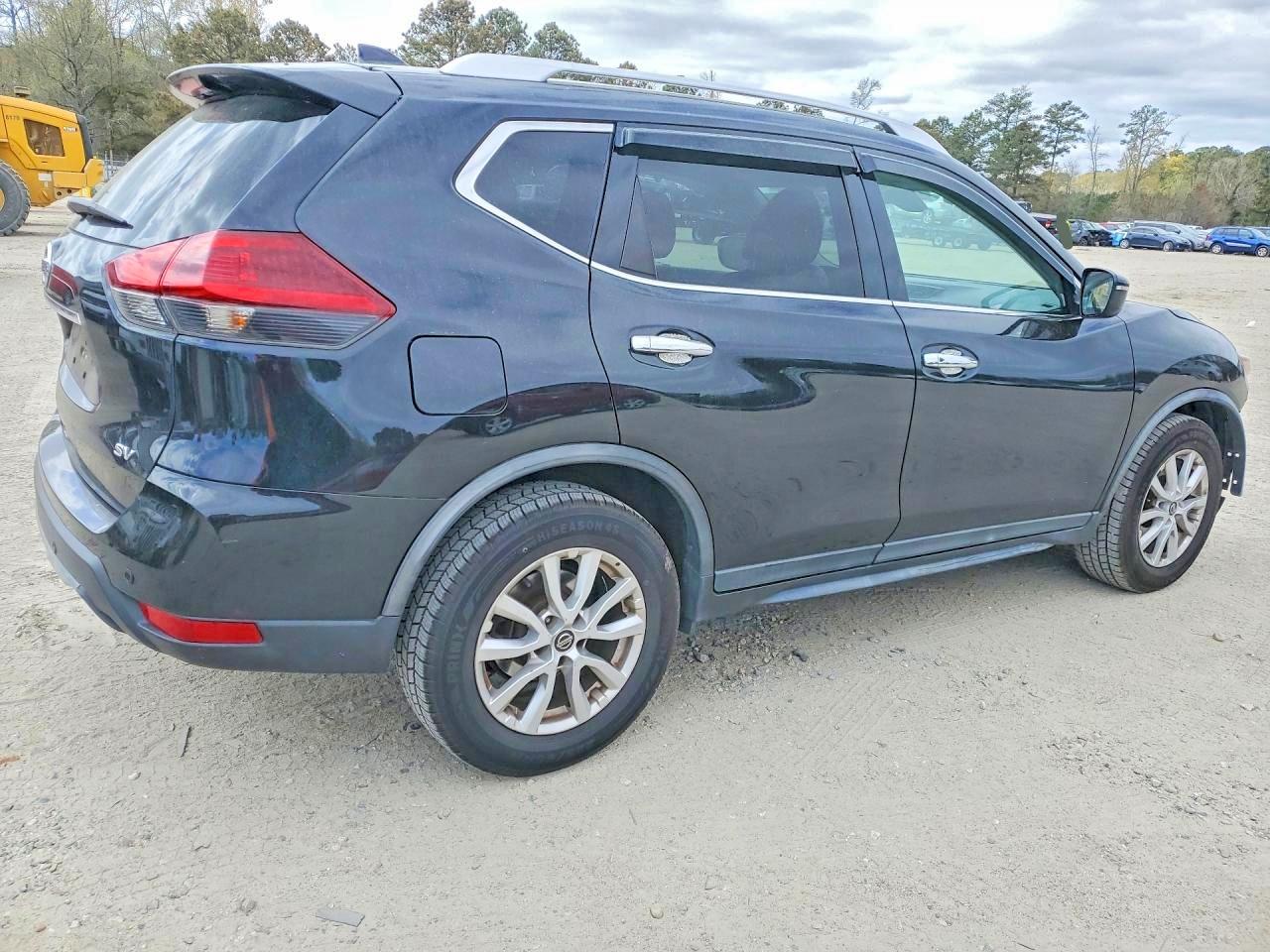 2020 NISSAN ROGUE SV photo 5