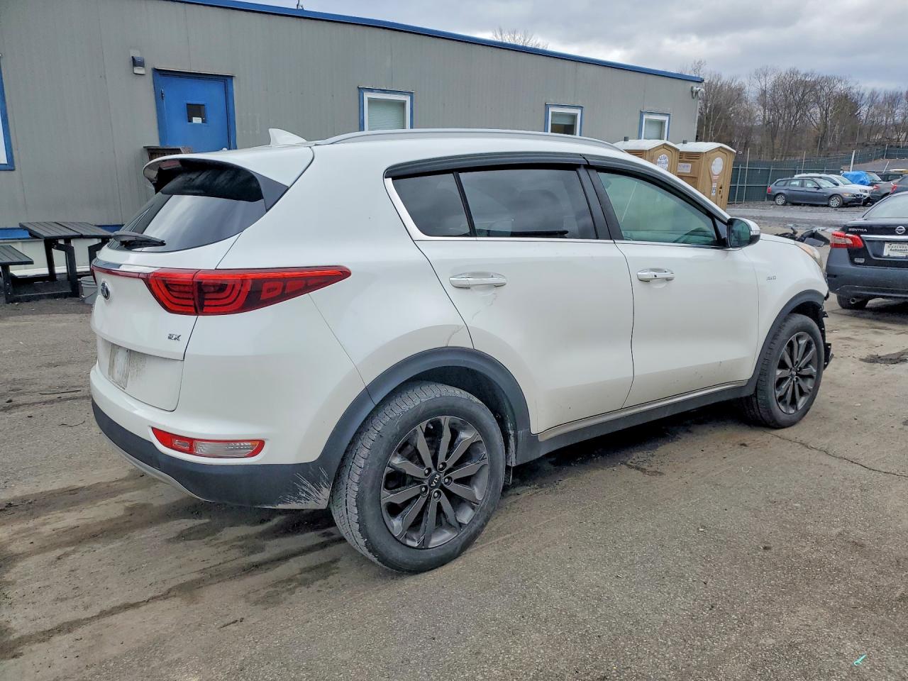 2018 KIA SPORTAGE EX photo 3