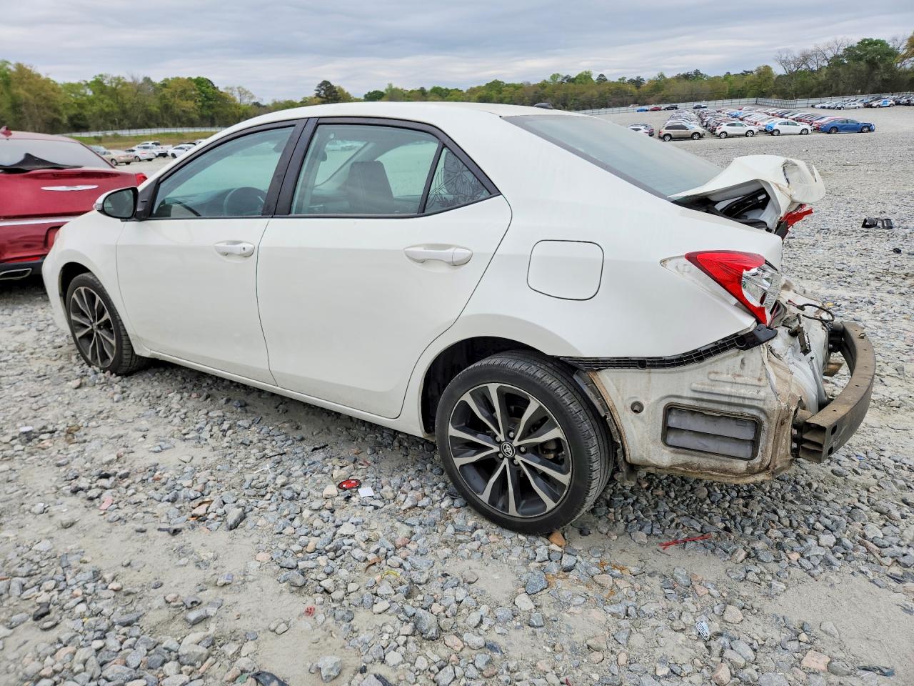 2017 TOYOTA COROLLA SE photo 2