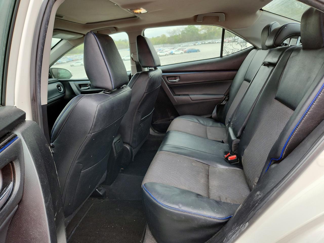 2017 TOYOTA COROLLA SE photo 10