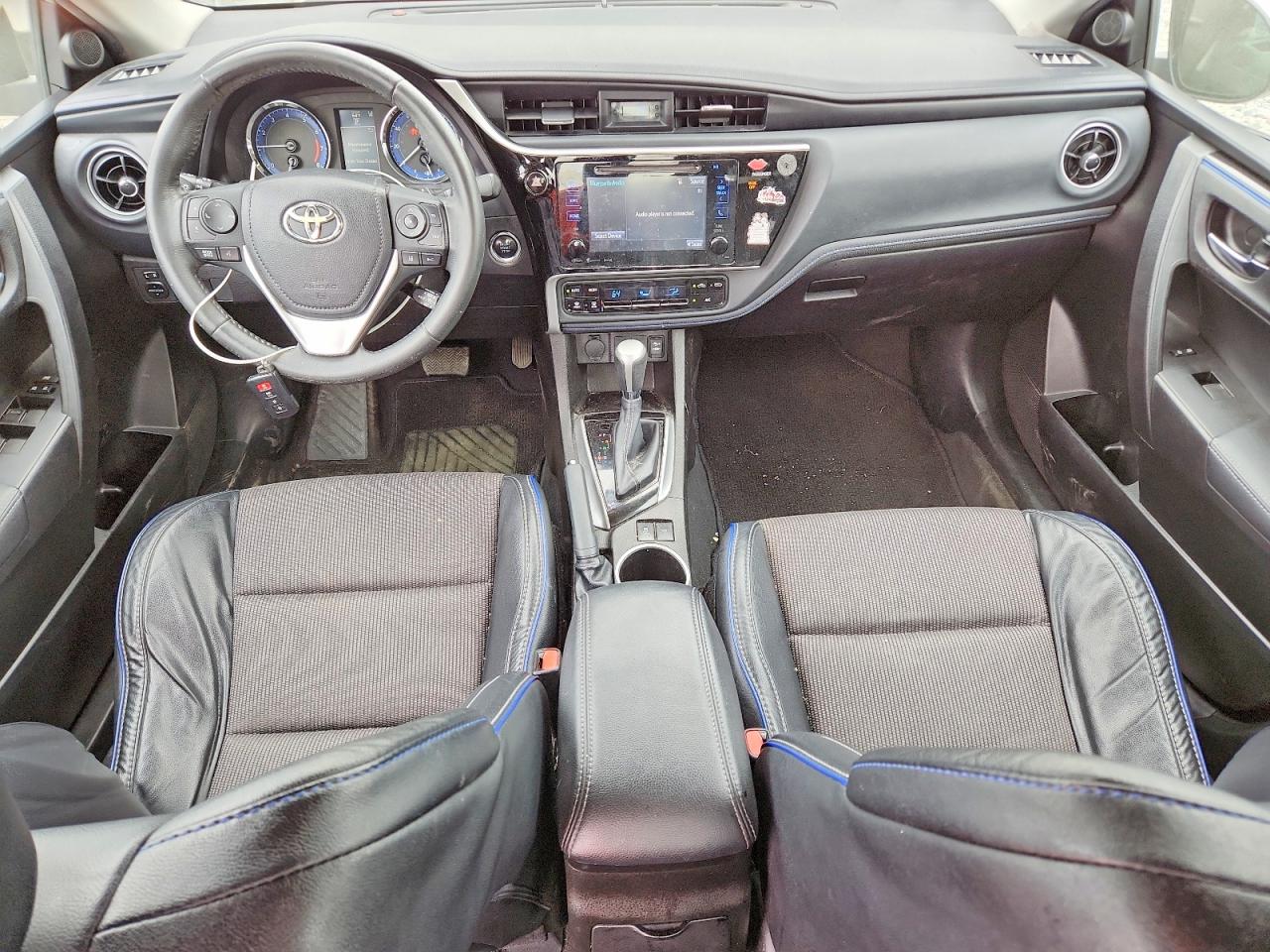 2017 TOYOTA COROLLA SE photo 8