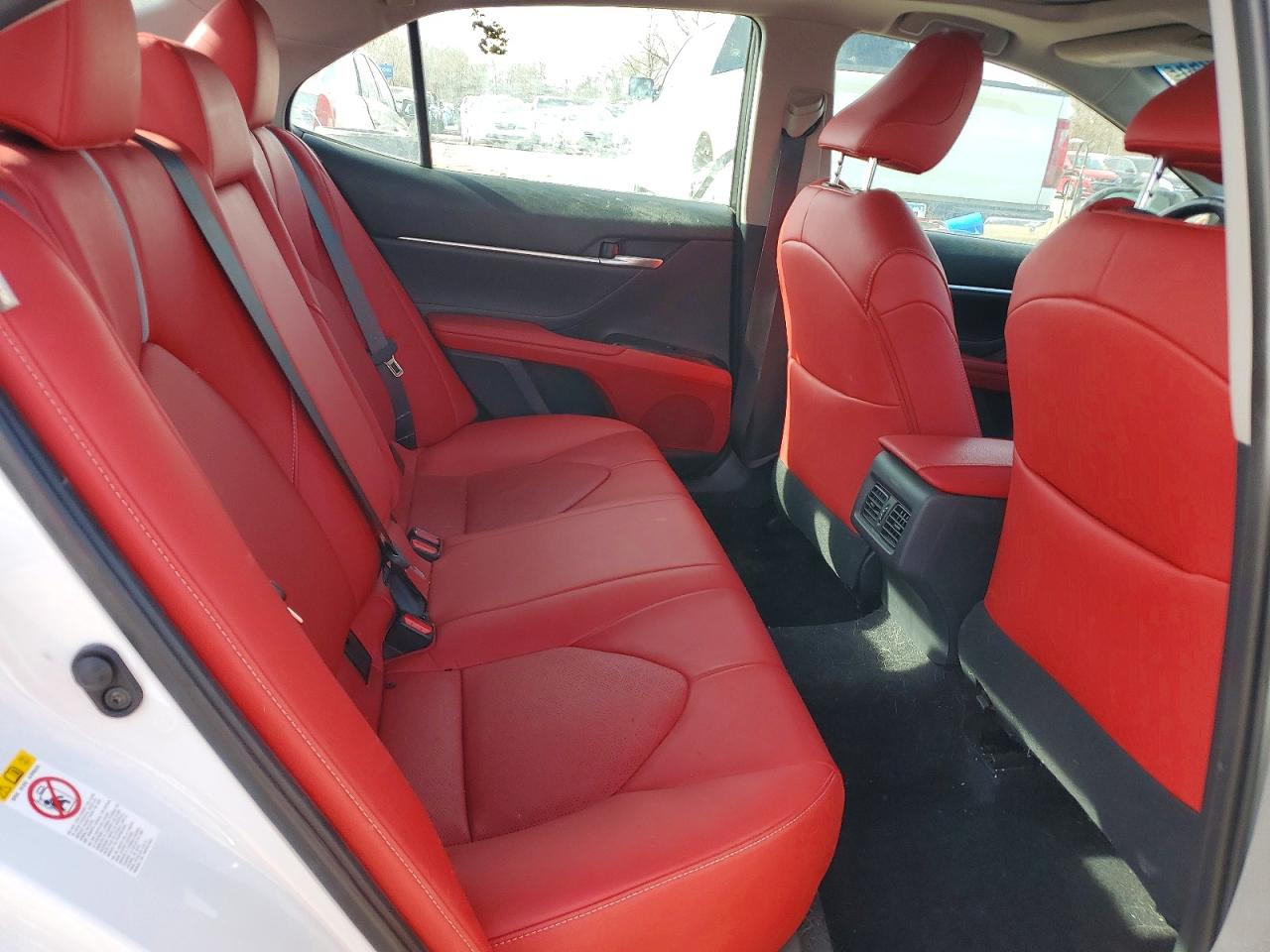 2018 TOYOTA CAMRY XSE photo 28