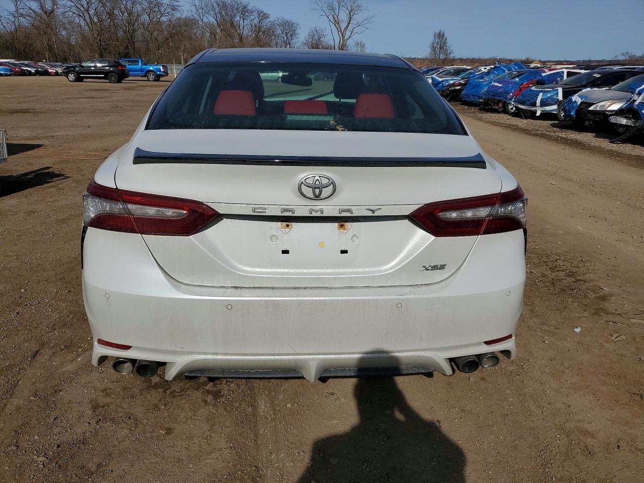 2018 TOYOTA CAMRY XSE photo 16