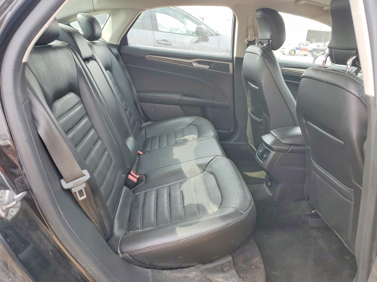 2013 FORD FUSION SE photo 19