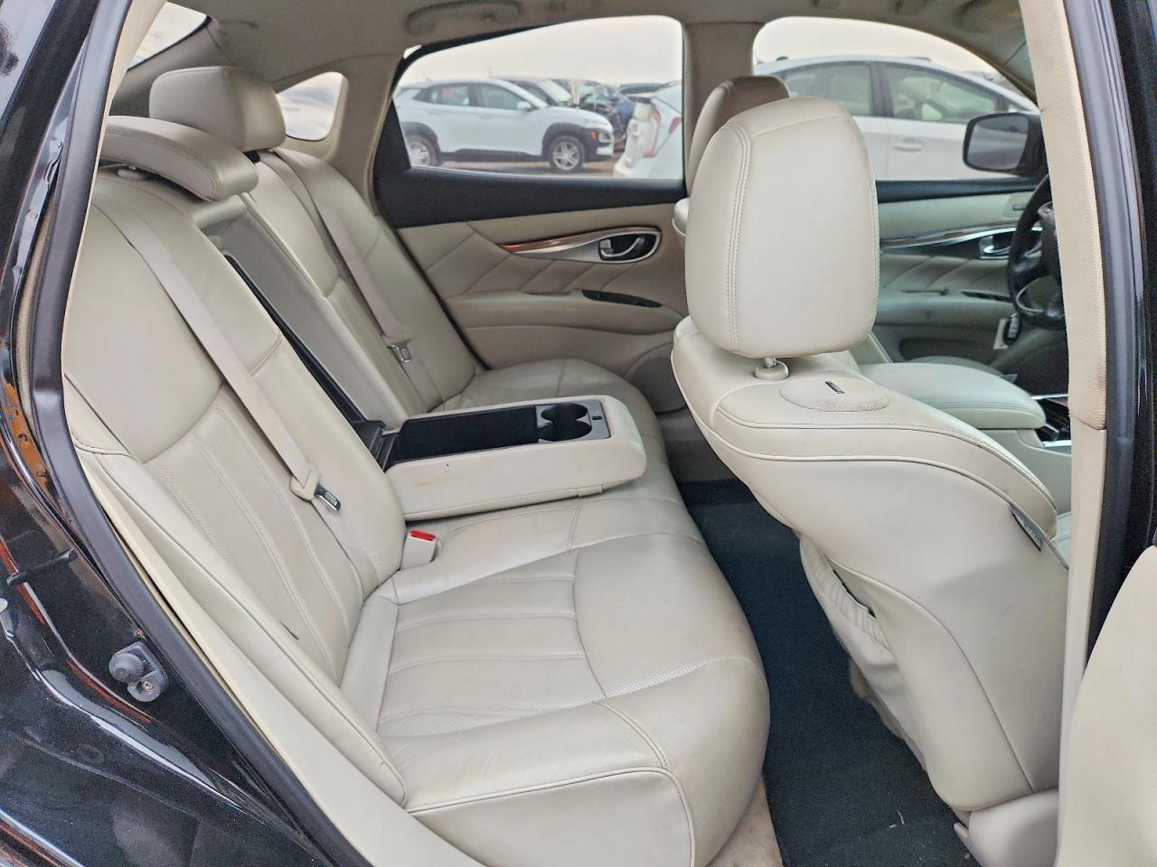 2011 INFINITI M37 X photo 19