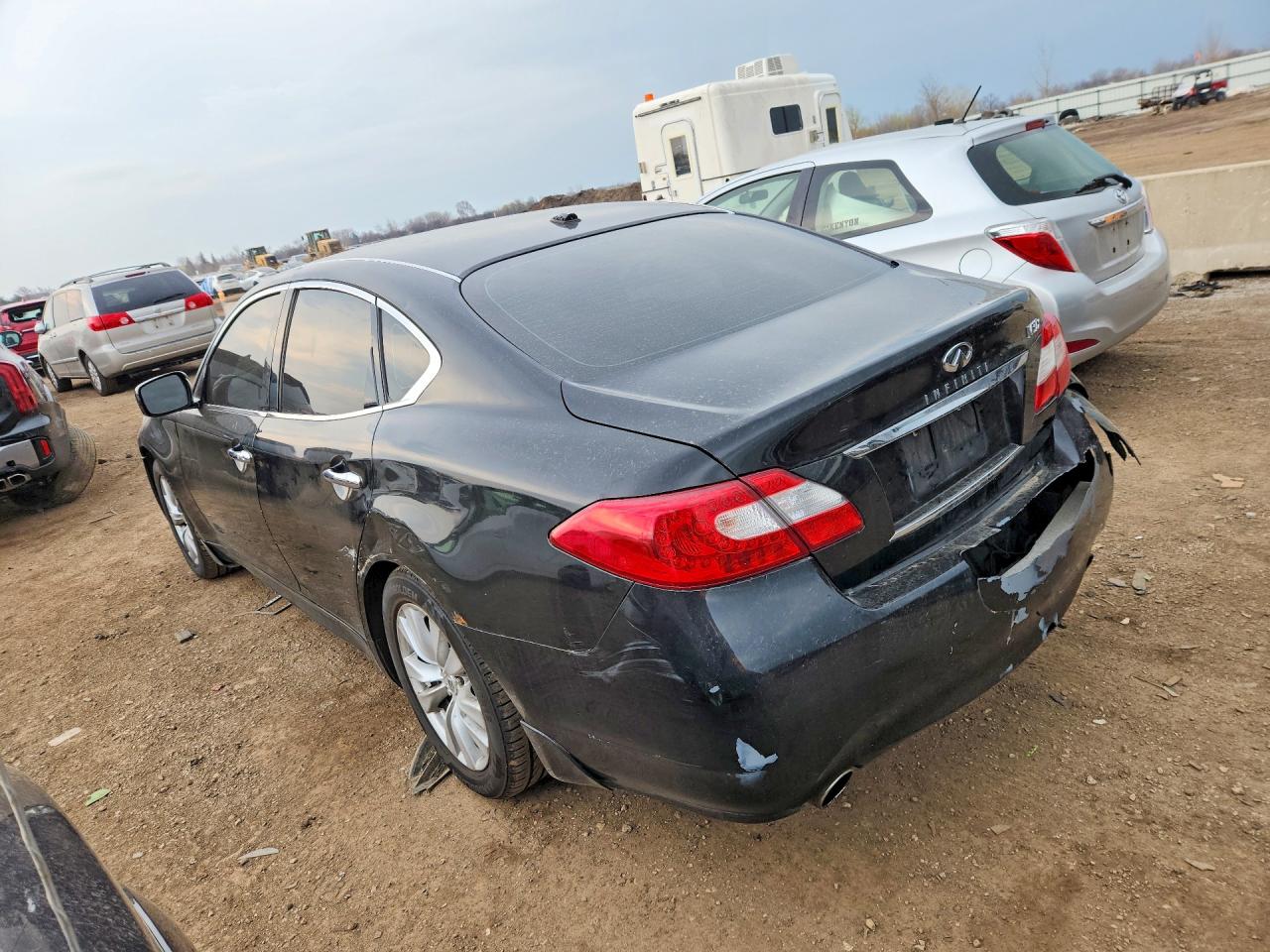 2011 INFINITI M37 X photo 3