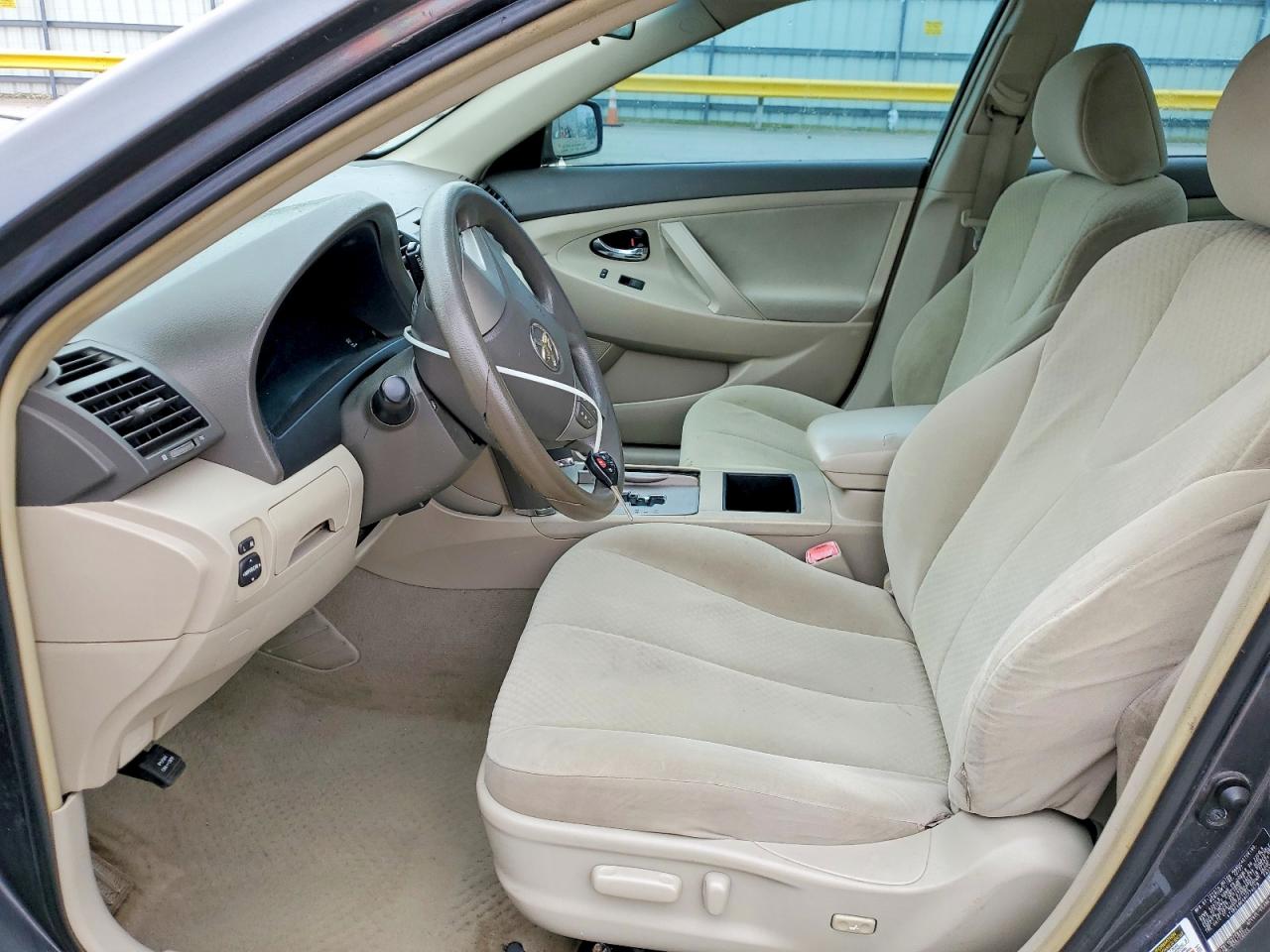 2008 TOYOTA CAMRY LE photo 13