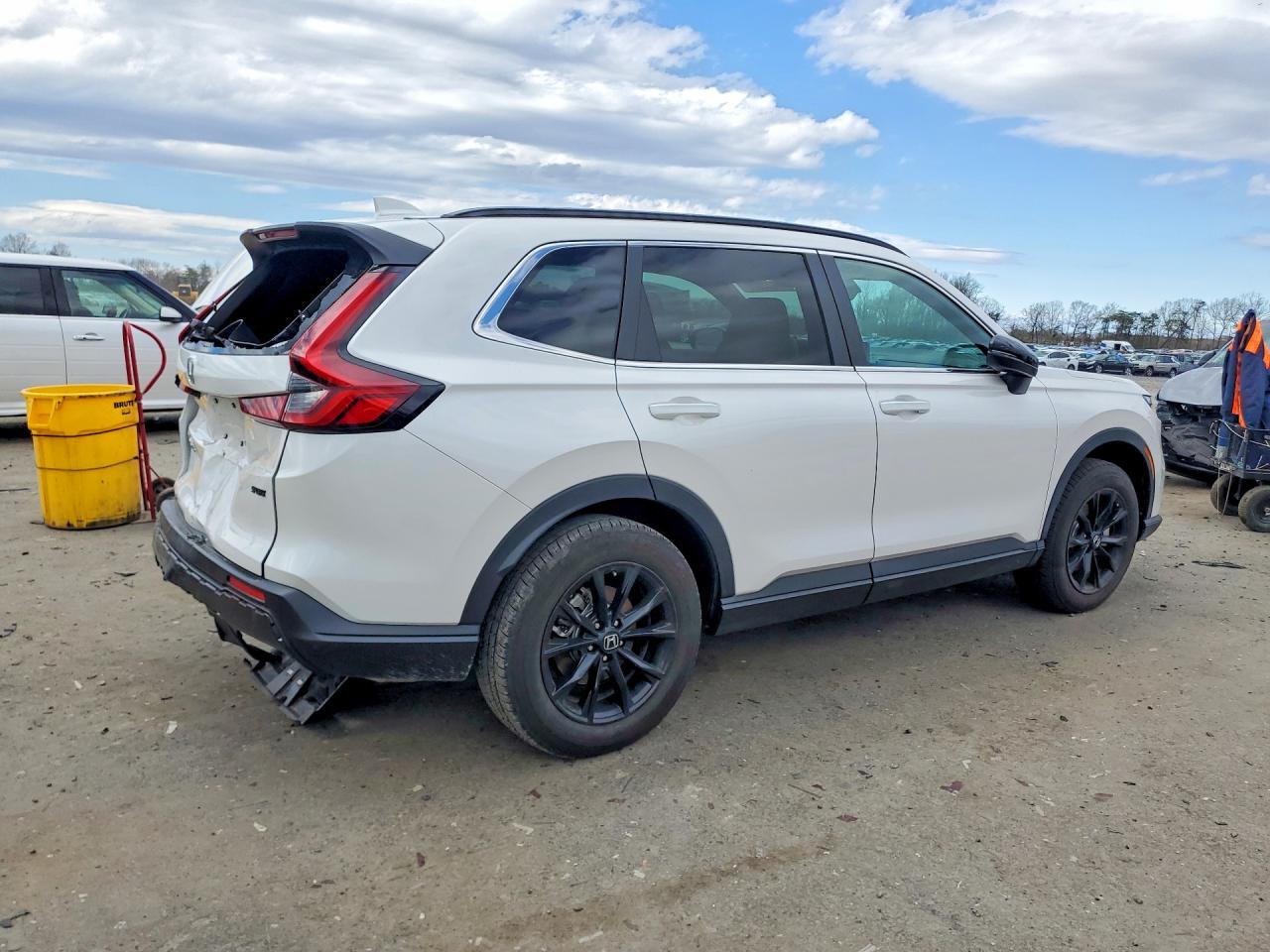 2025 HONDA CR-V SPORT photo 3