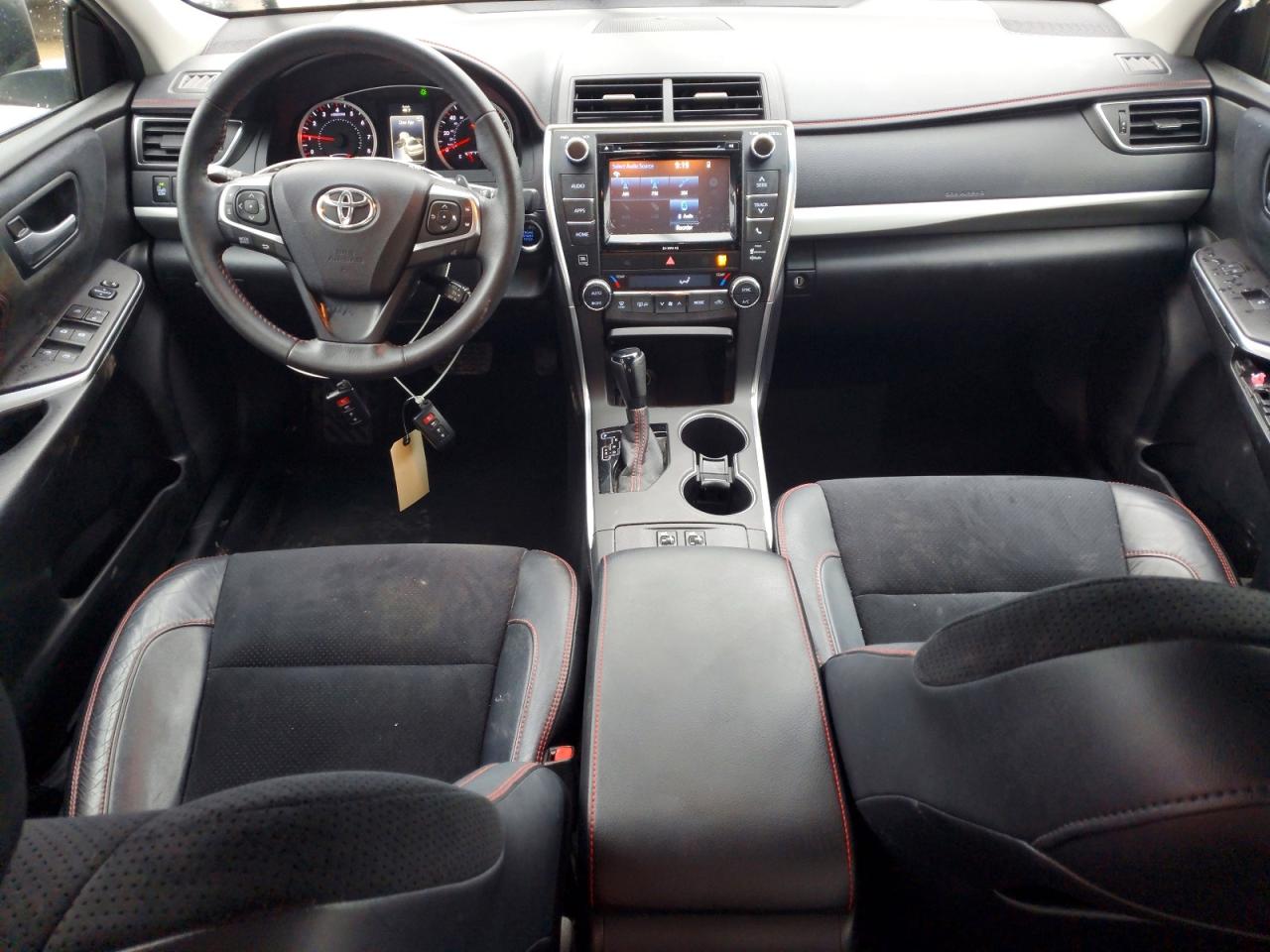 2017 TOYOTA CAMRY XSE photo 22