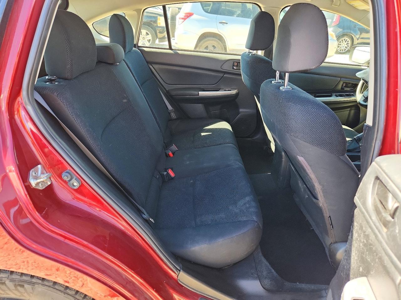 2016 SUBARU IMPREZA photo 28