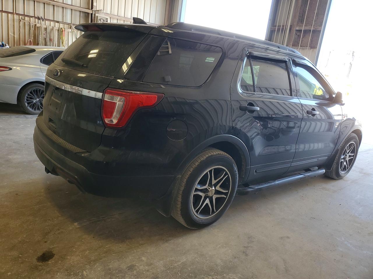 2017 FORD EXPLORER photo 5
