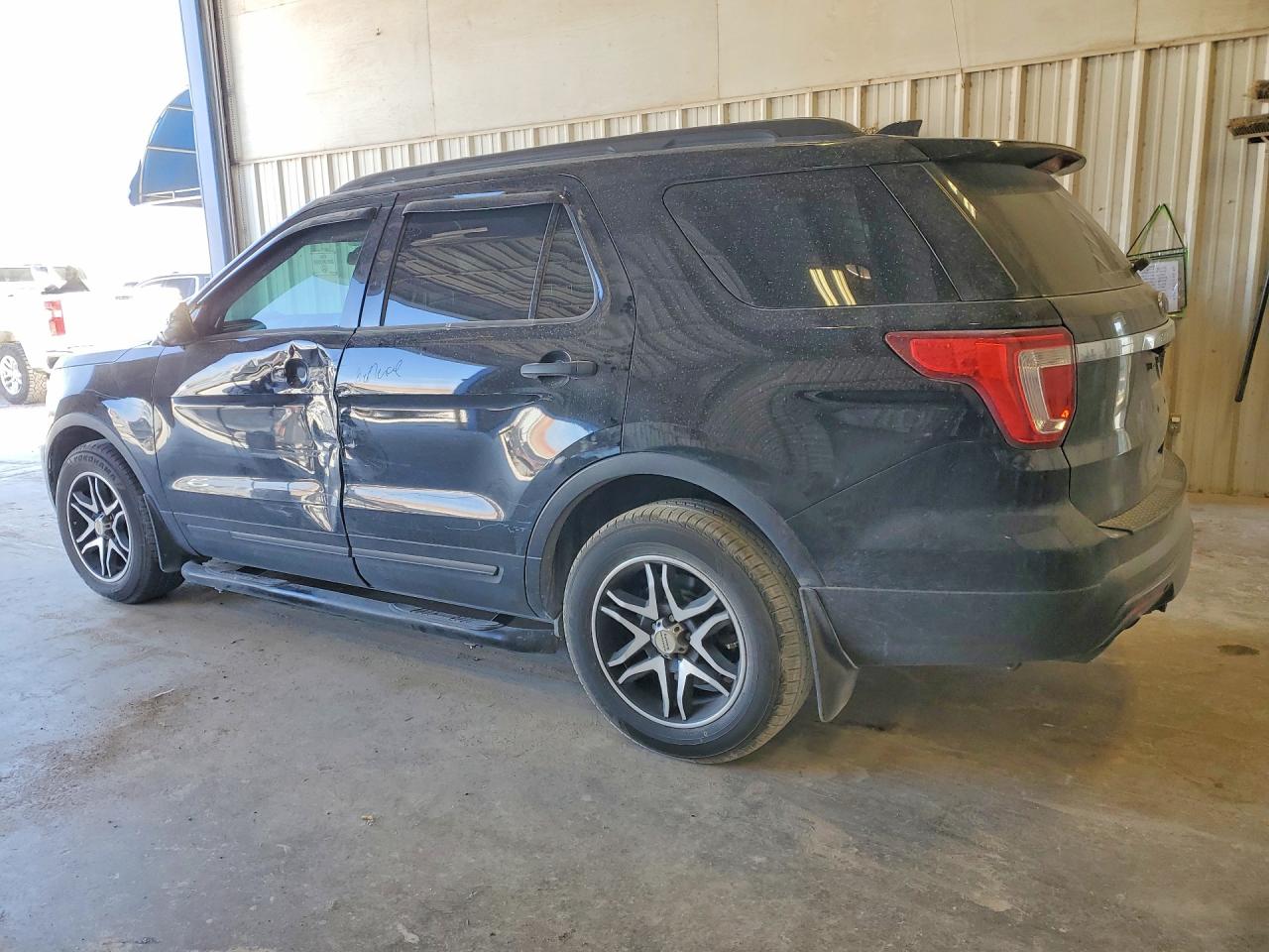 2017 FORD EXPLORER photo 3