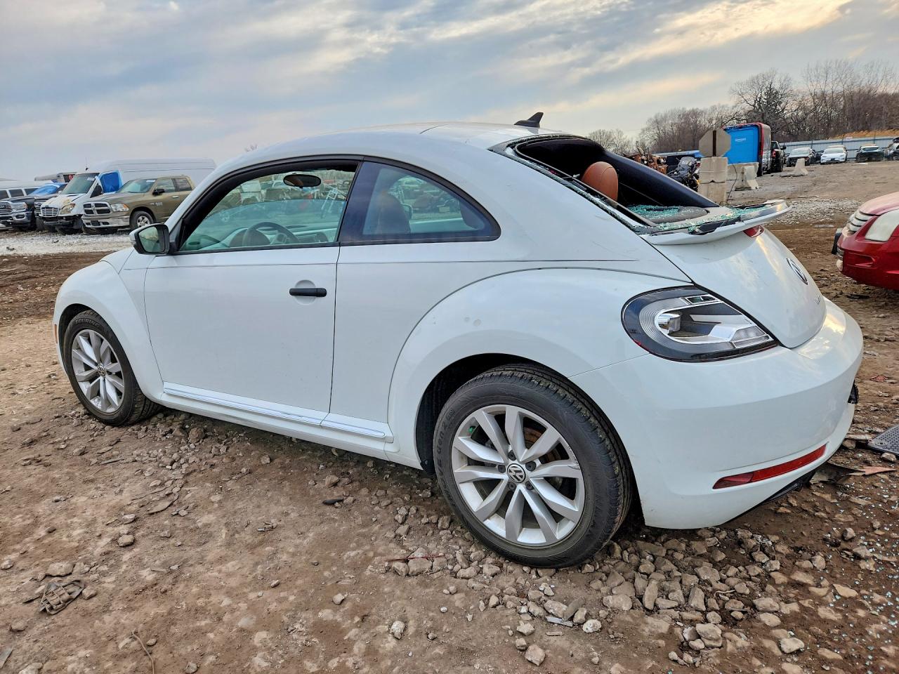 2017 VOLKSWAGEN BEETLE 1.8T photo 2