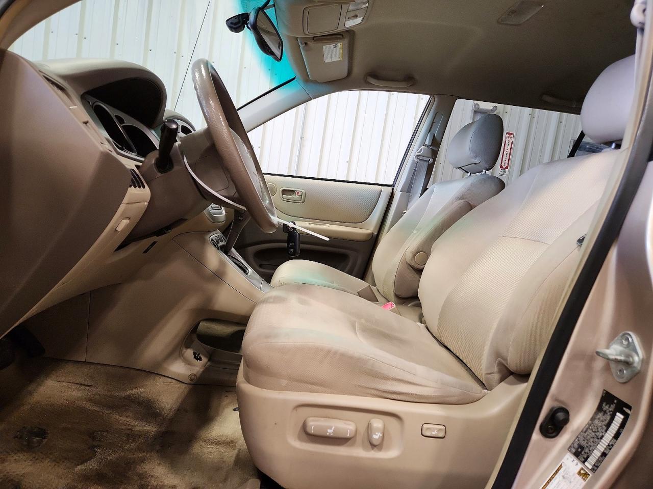 2006 TOYOTA HIGHLANDER BASE photo 13