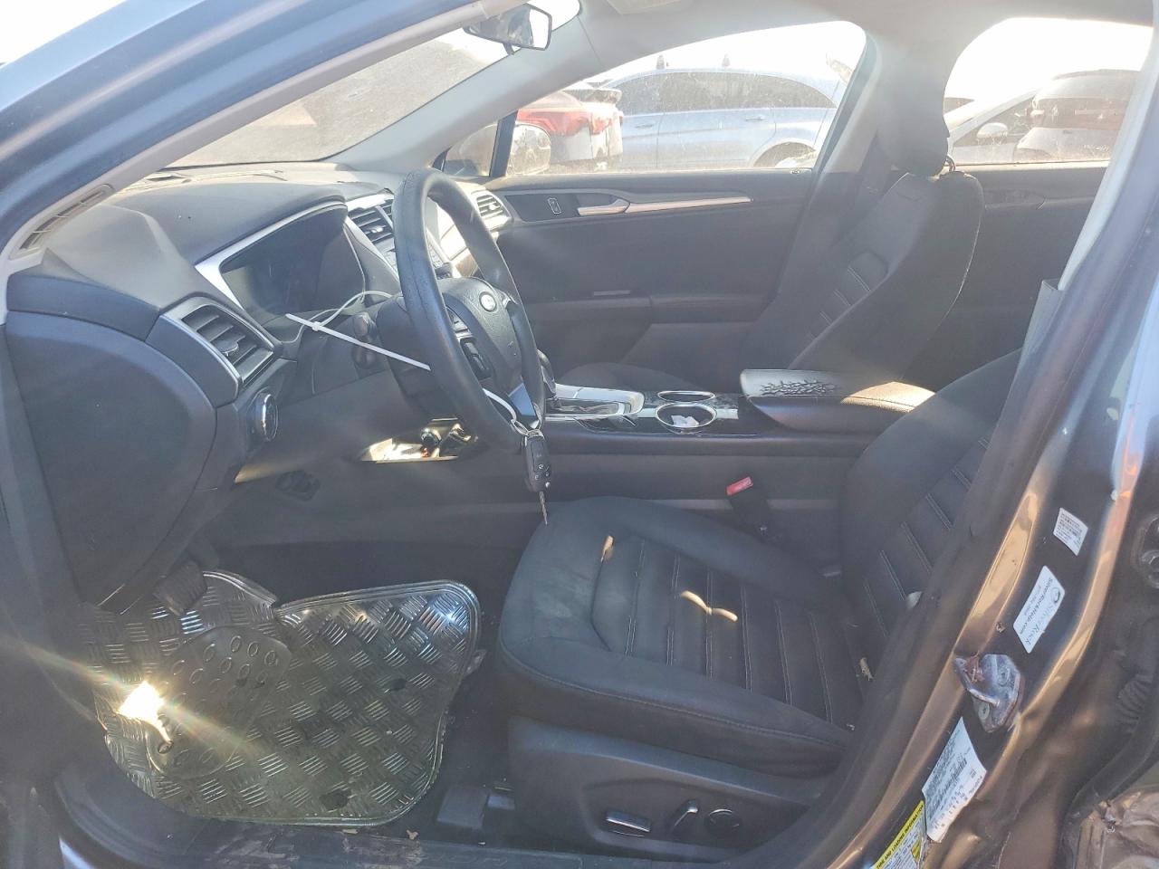 2013 FORD FUSION SE photo 19