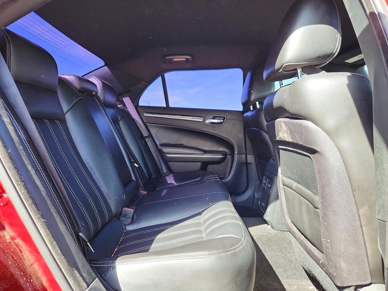 2019 CHRYSLER 300 S photo 10