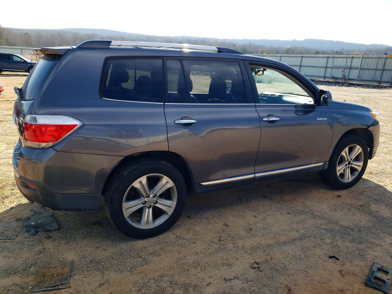 2013 TOYOTA HIGHLANDER LIMITED photo 7
