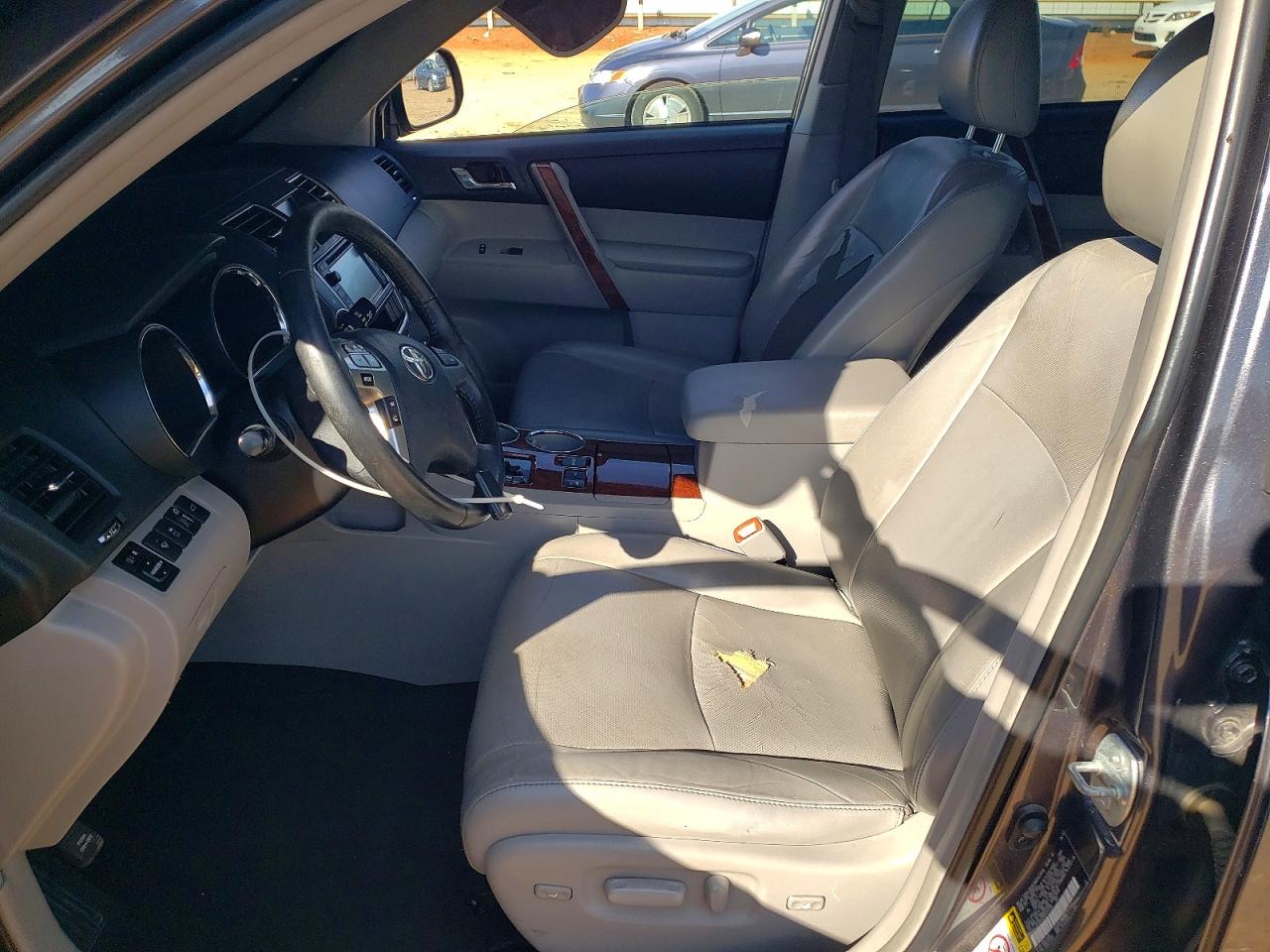 2013 TOYOTA HIGHLANDER LIMITED photo 19