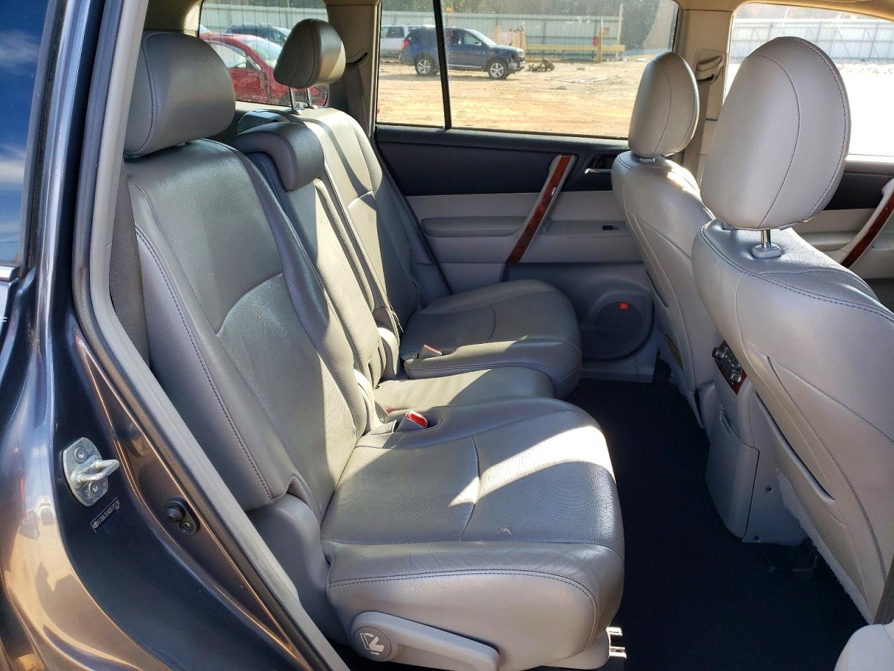 2013 TOYOTA HIGHLANDER LIMITED photo 31