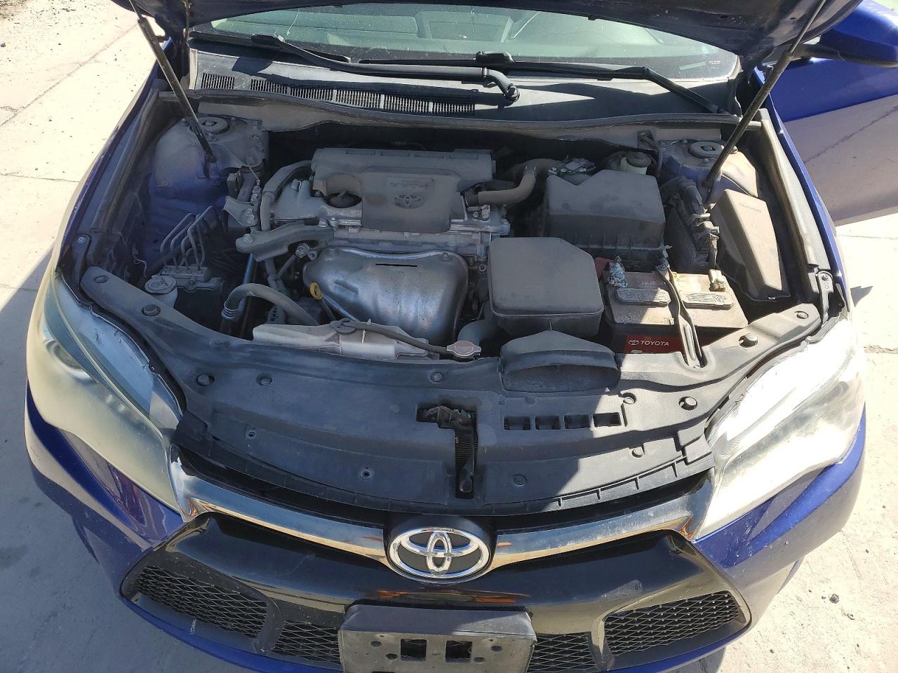 2016 TOYOTA CAMRY SE photo 31