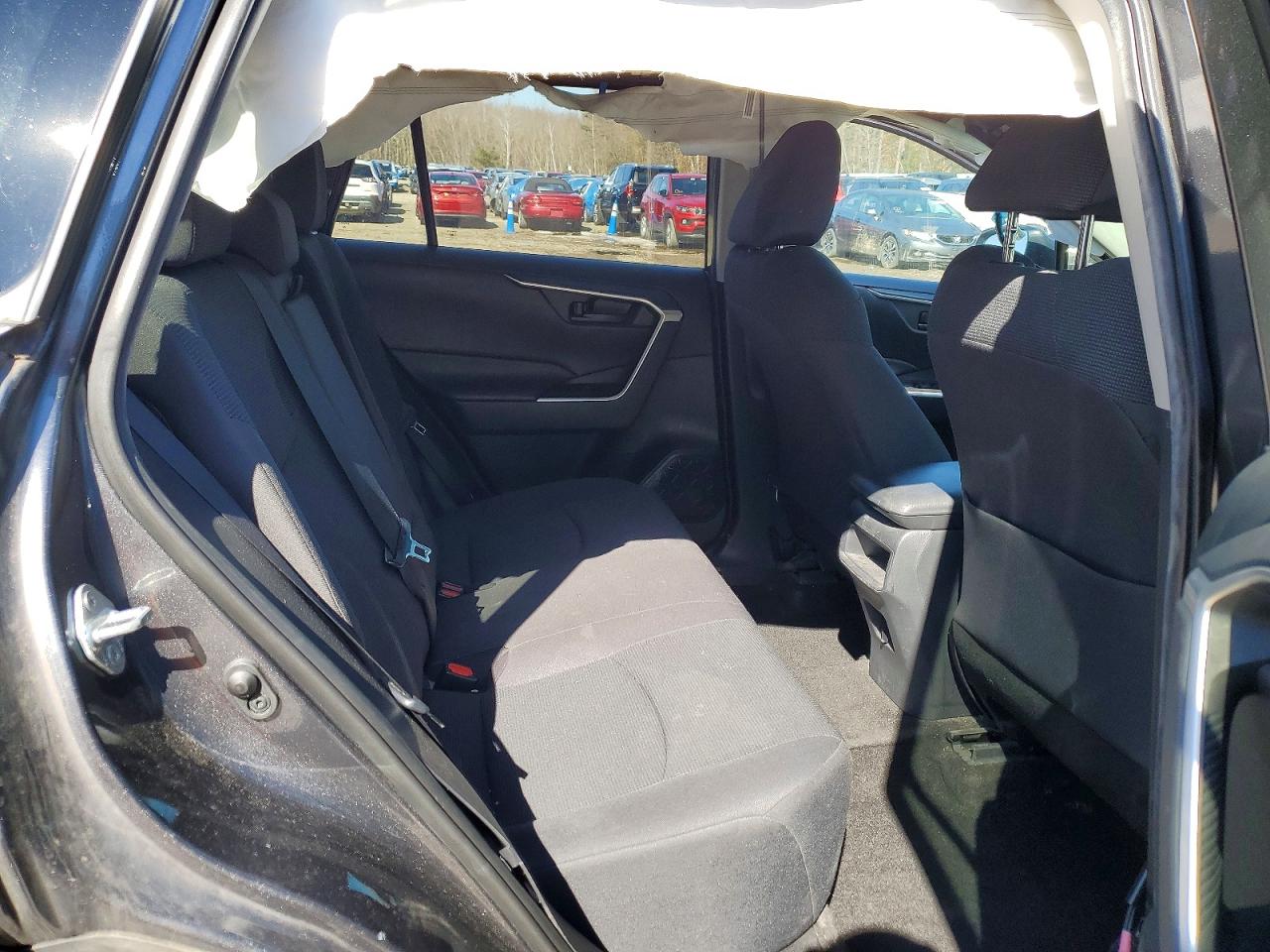 2019 TOYOTA RAV4 LE photo 21