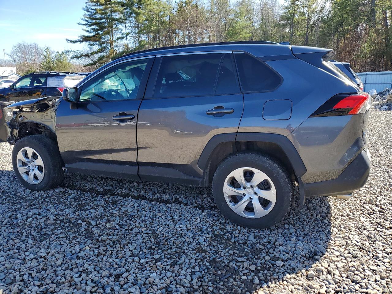 2019 TOYOTA RAV4 LE photo 3