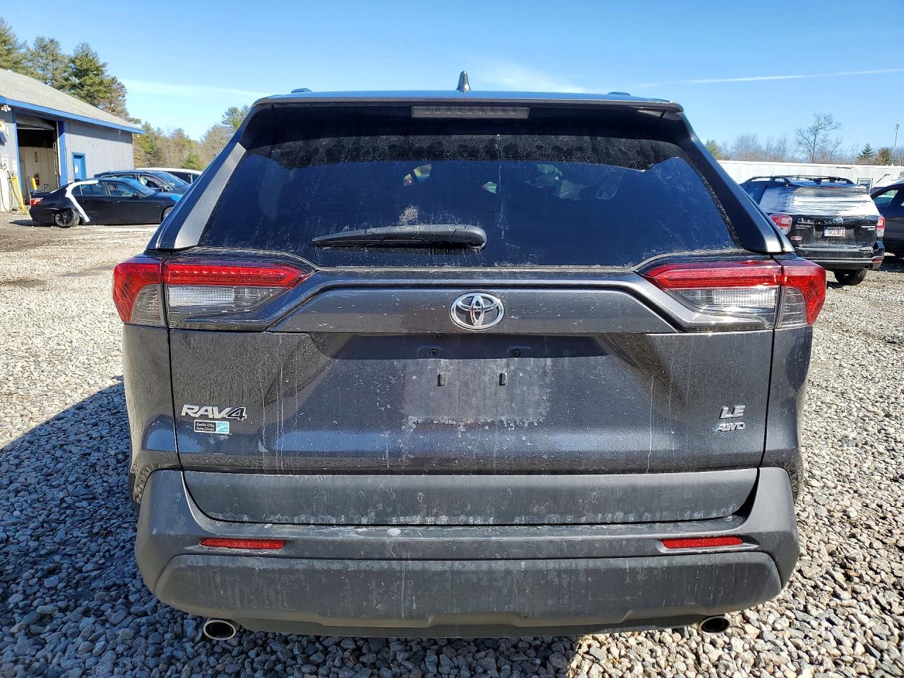2019 TOYOTA RAV4 LE photo 11