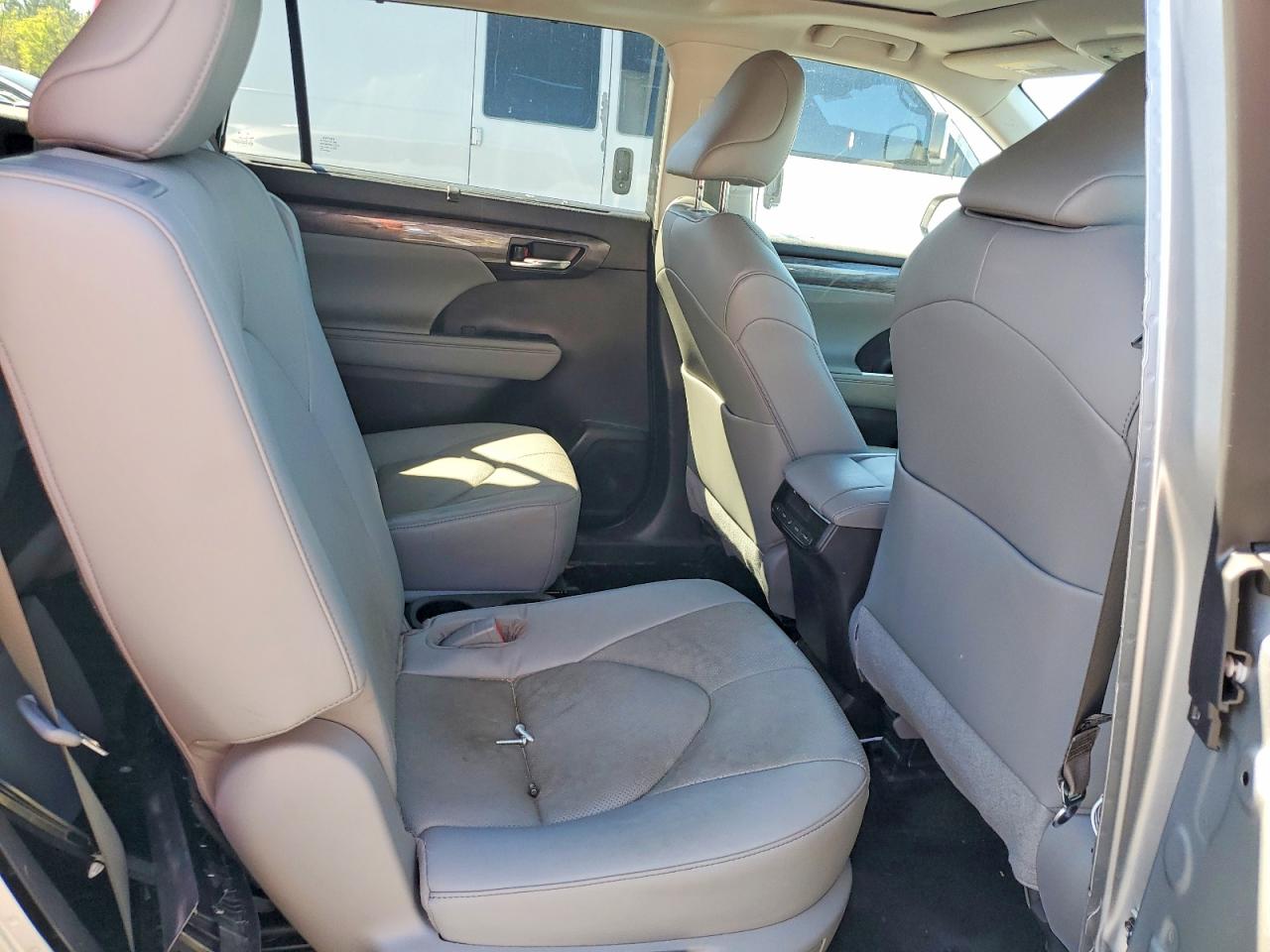 2023 TOYOTA HIGHLANDER LIMITED photo 11