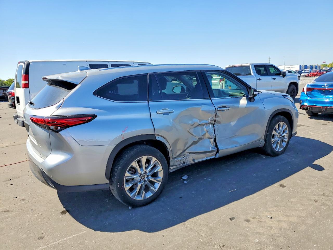 2023 TOYOTA HIGHLANDER LIMITED photo 3