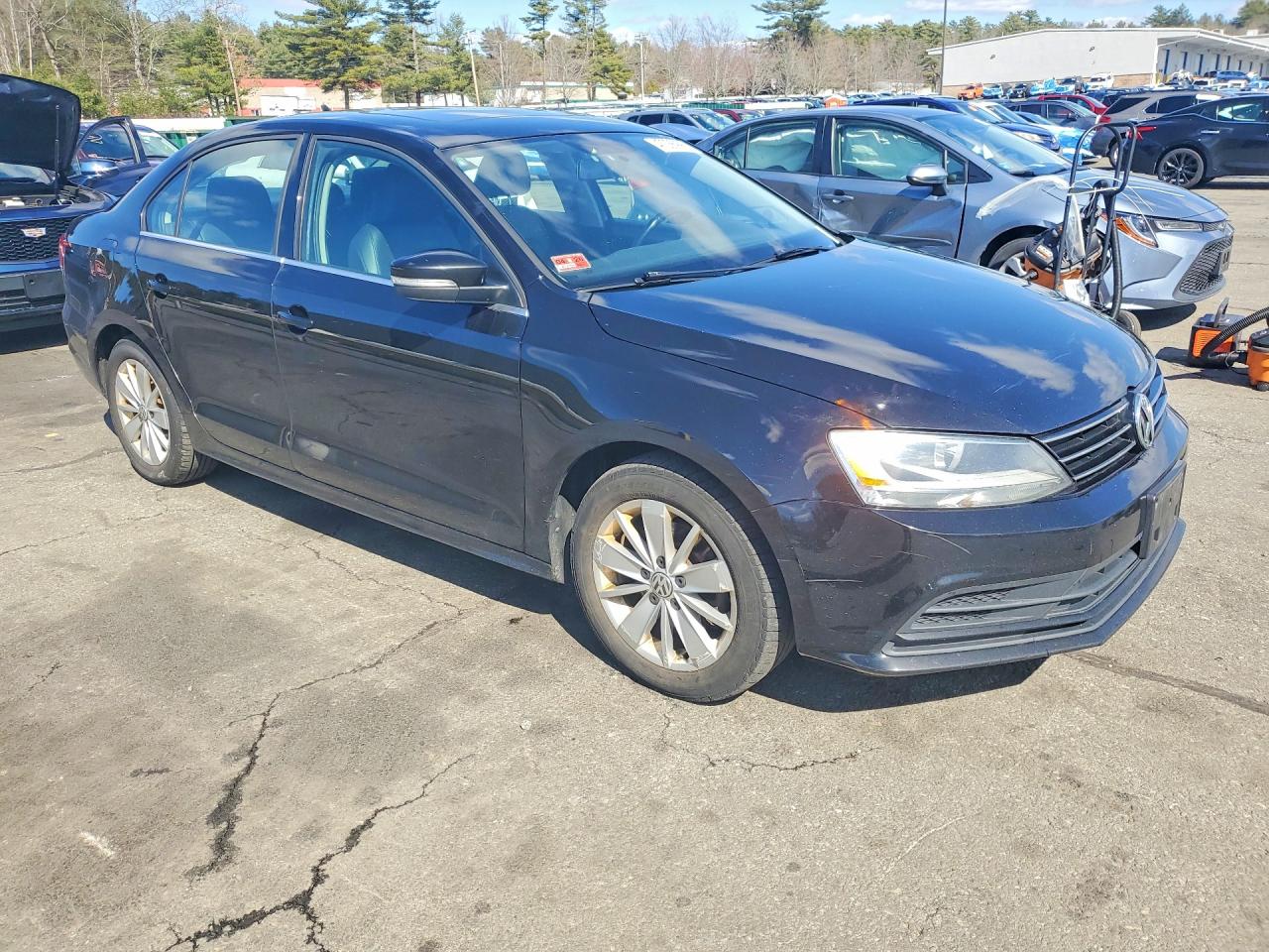 2015 VOLKSWAGEN JETTA SE photo 4
