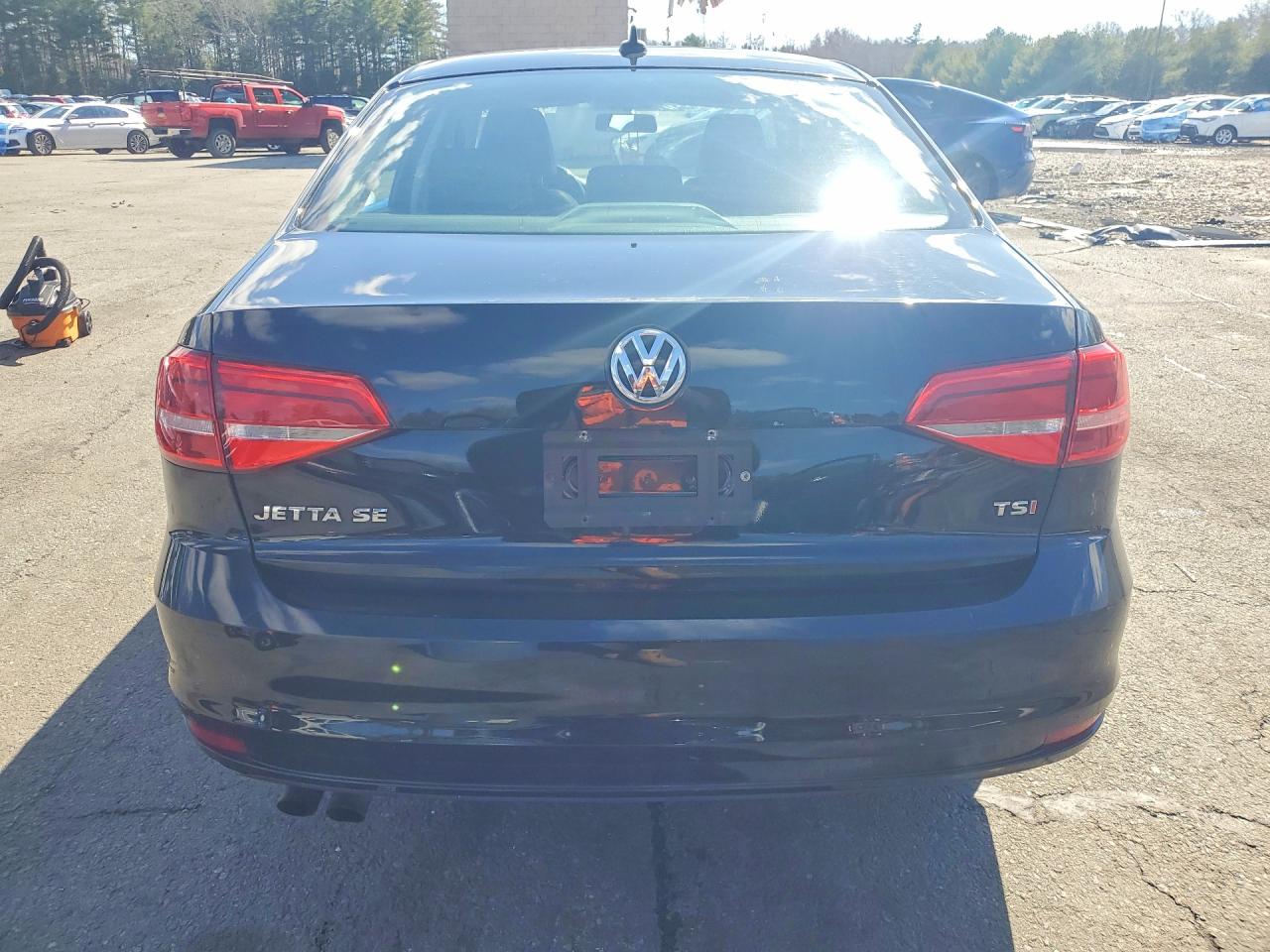 2015 VOLKSWAGEN JETTA SE photo 6