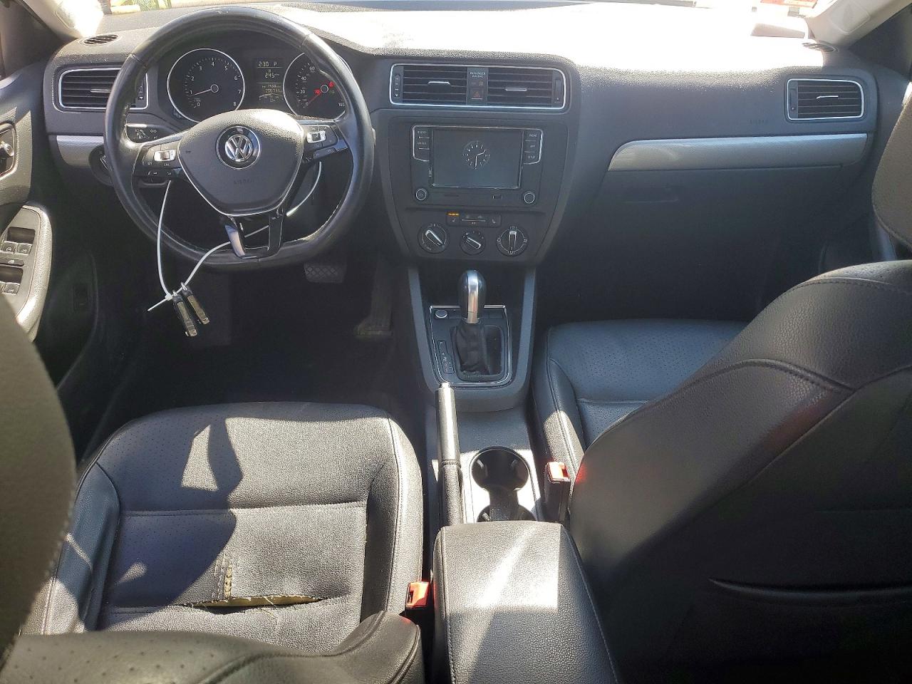 2015 VOLKSWAGEN JETTA SE photo 8