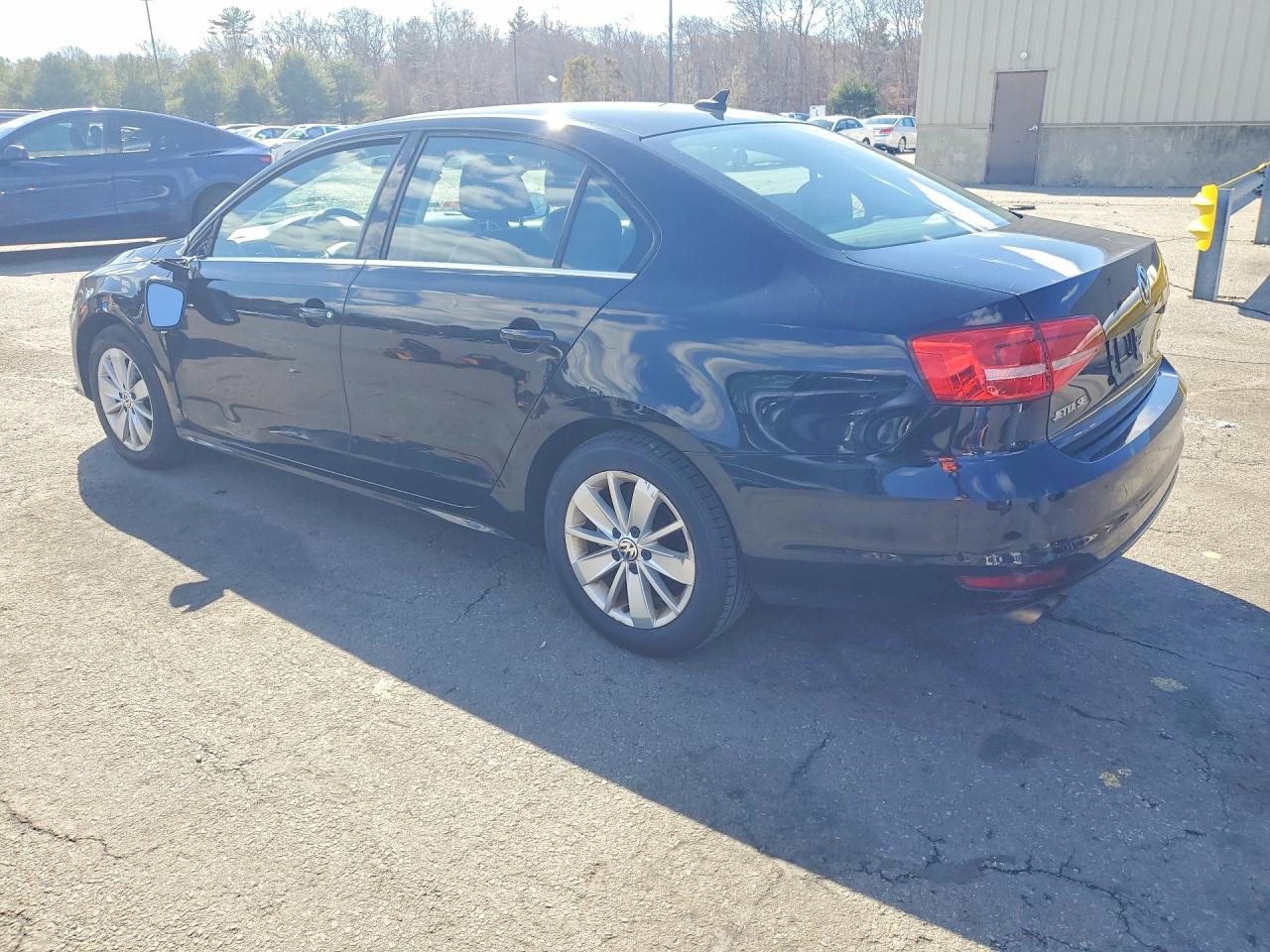 2015 VOLKSWAGEN JETTA SE photo 2