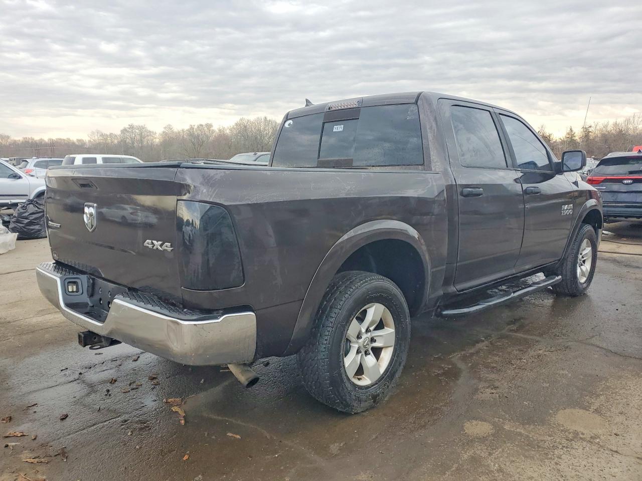 2016 RAM 1500 SLT photo 7
