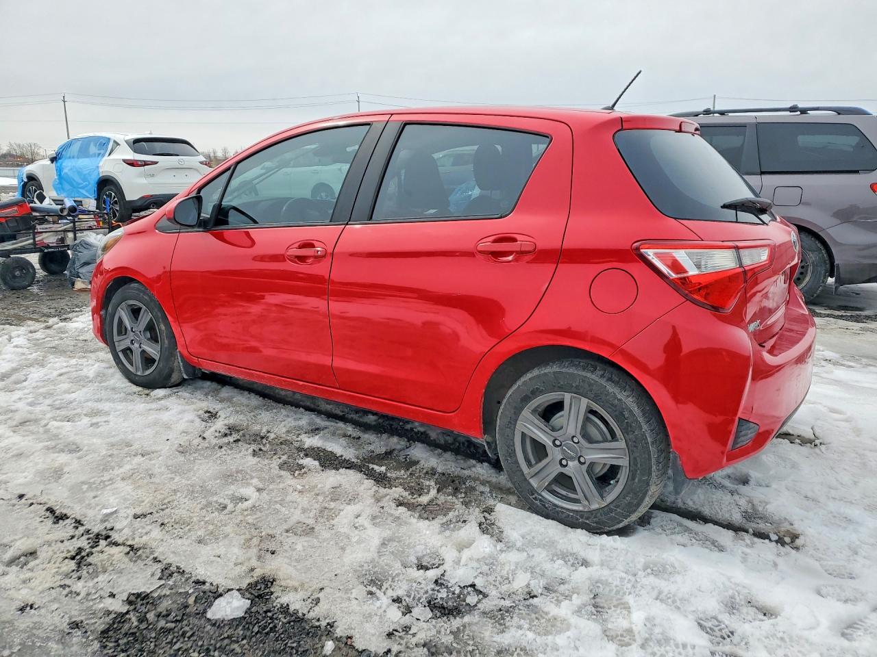 2018 TOYOTA YARIS 5-DOOR L photo 4