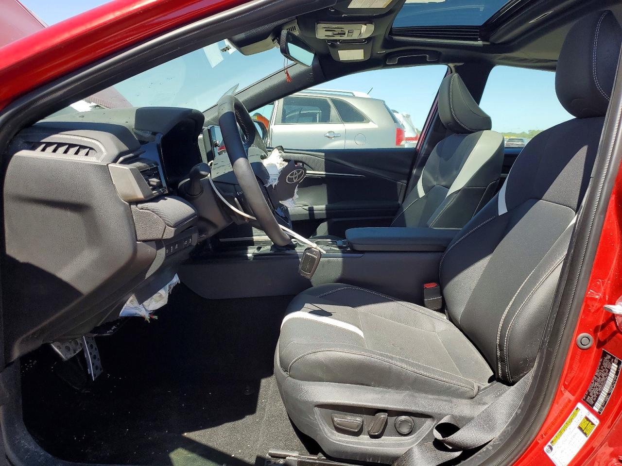 2025 TOYOTA CAMRY SE photo 13