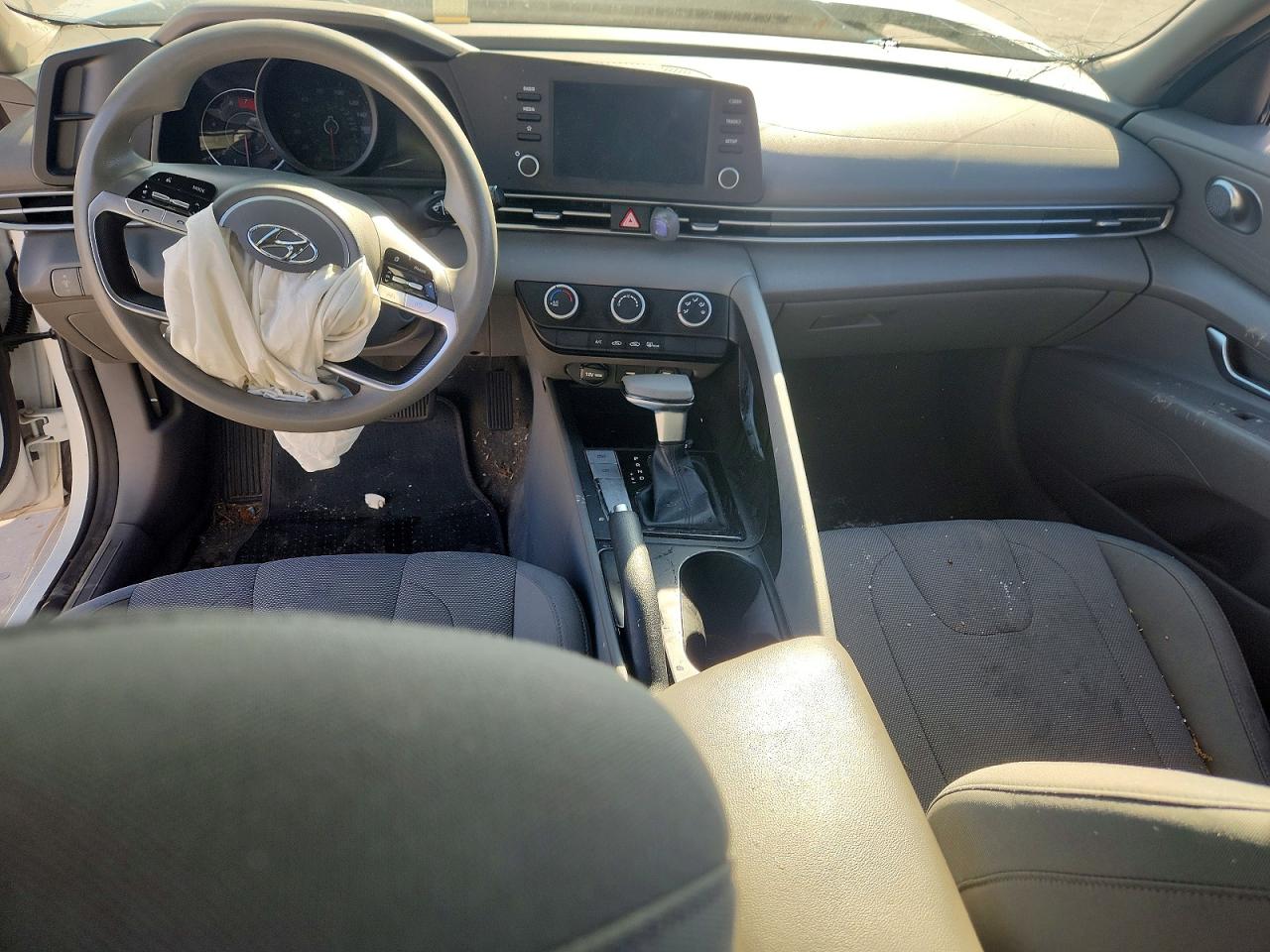 2021 HYUNDAI ELANTRA SE photo 8