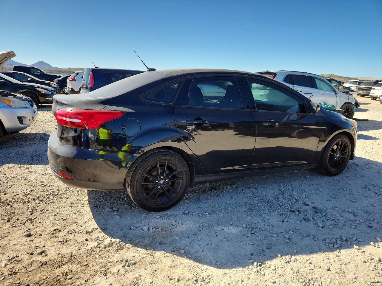 2015 FORD FOCUS SE photo 5