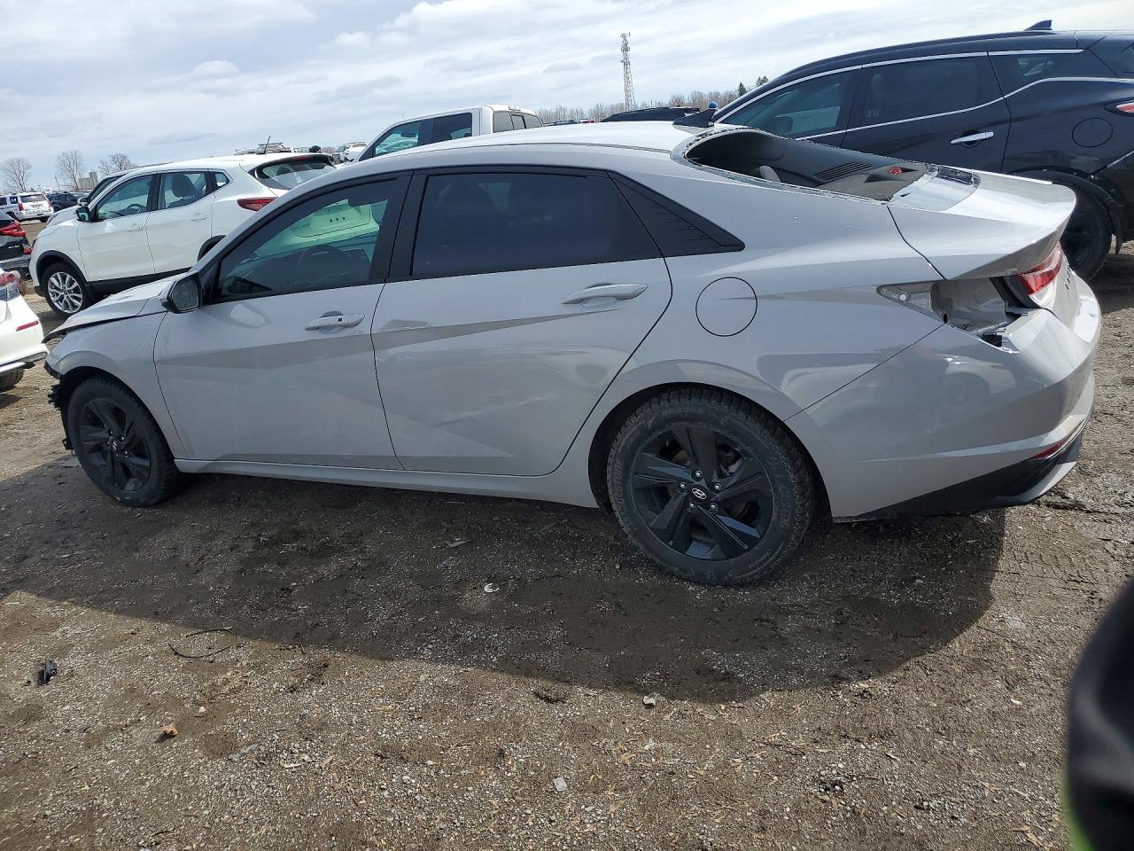 2023 HYUNDAI ELANTRA SEL photo 3