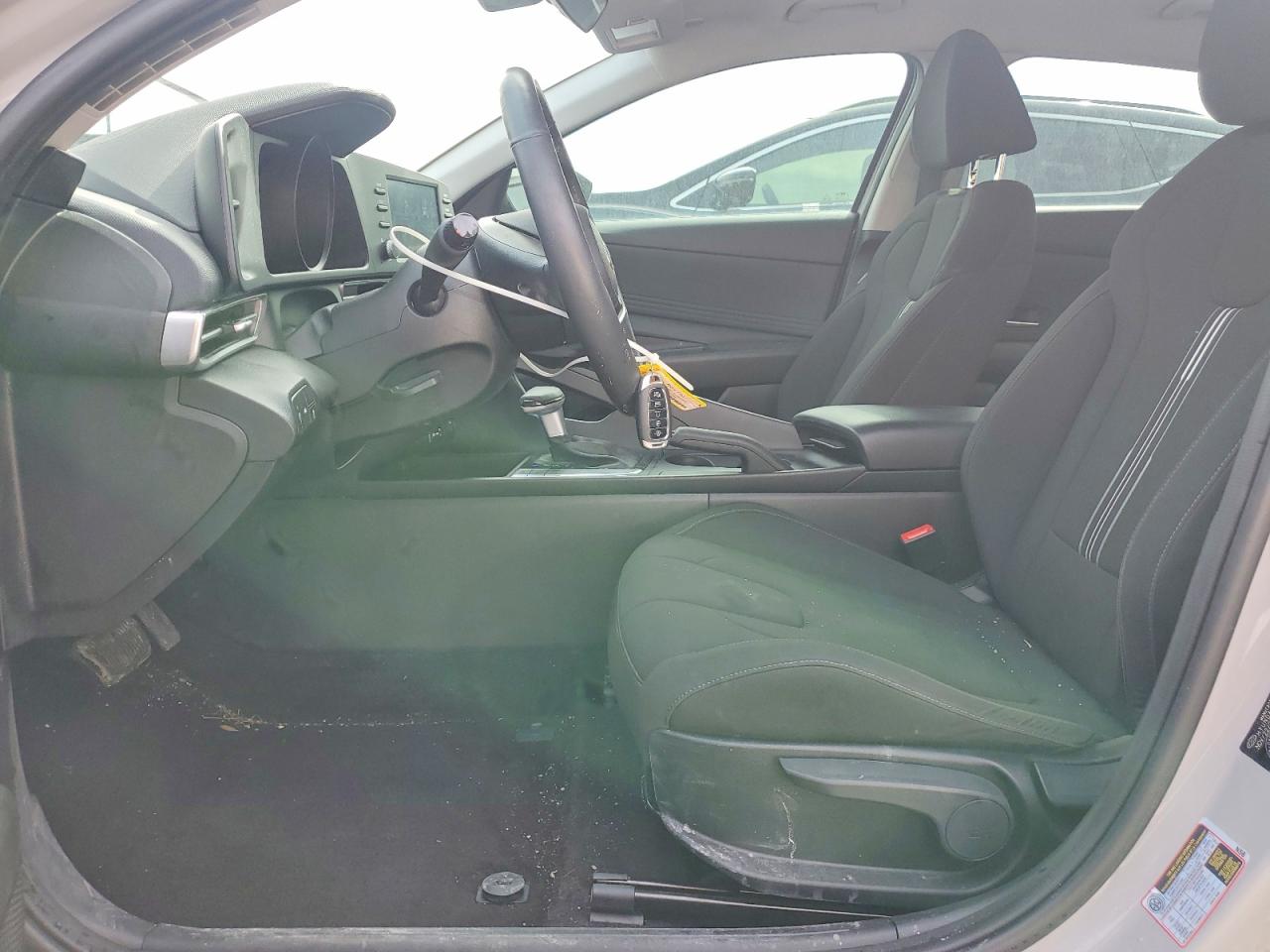 2023 HYUNDAI ELANTRA SEL photo 13