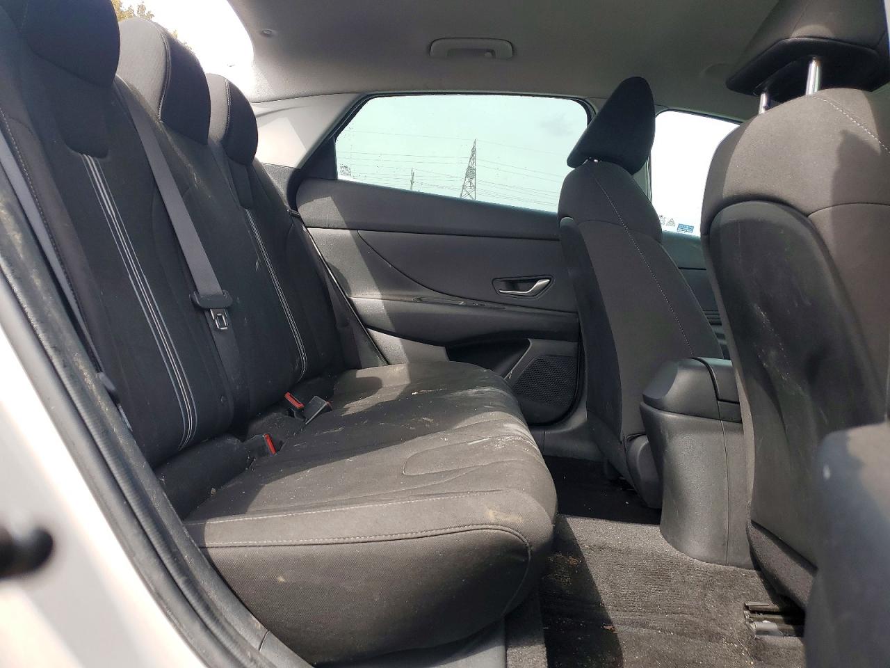 2023 HYUNDAI ELANTRA SEL photo 19