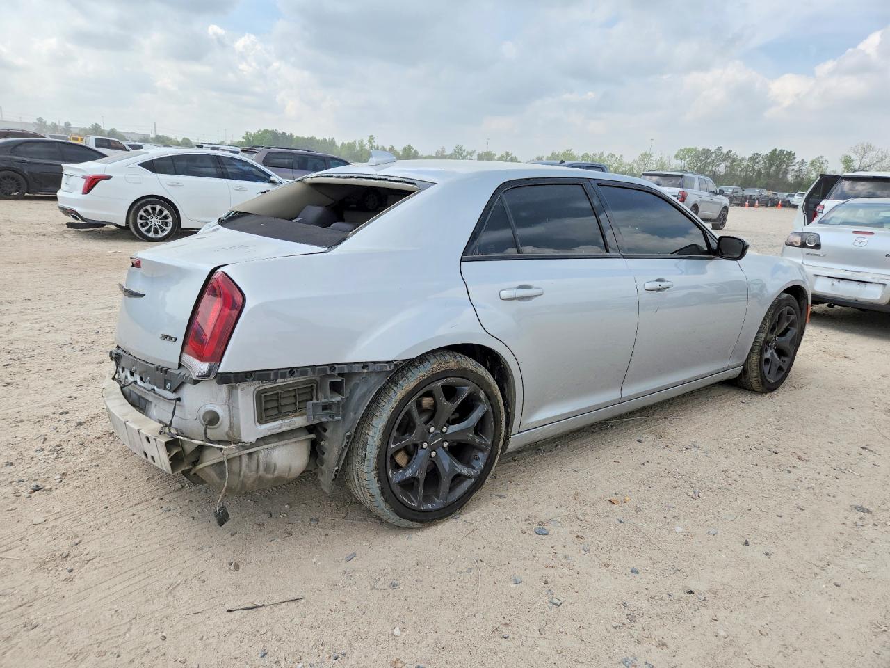 2022 CHRYSLER 300 TOURING photo 5