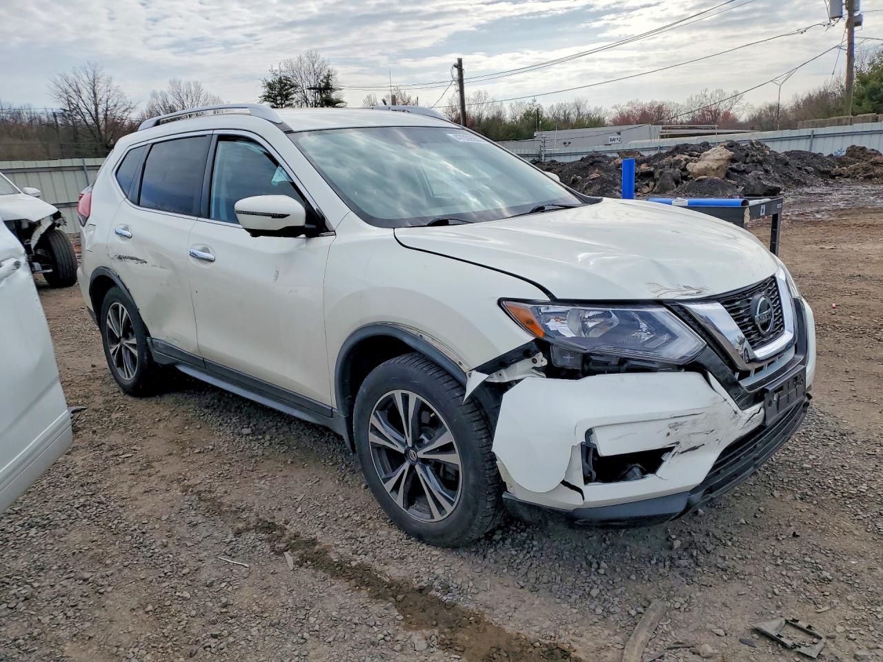2019 NISSAN ROGUE SV photo 7